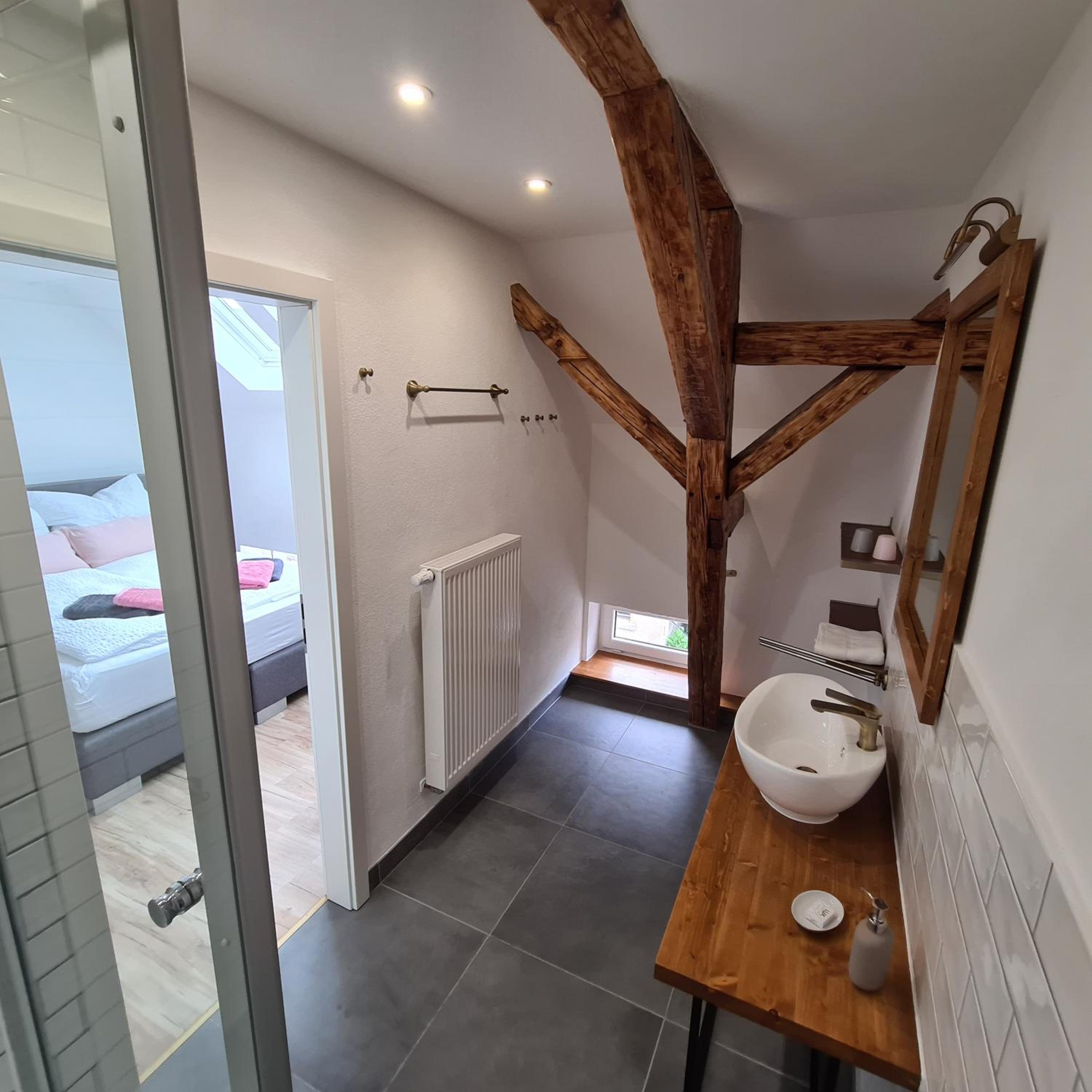 Deluxe Double or Twin Room - Photo 9