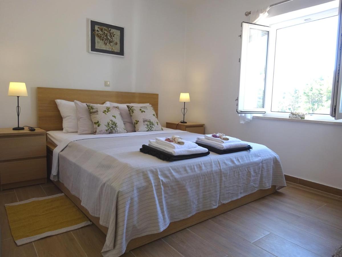 Studio Apartment with Terrace and Sea View photo 2