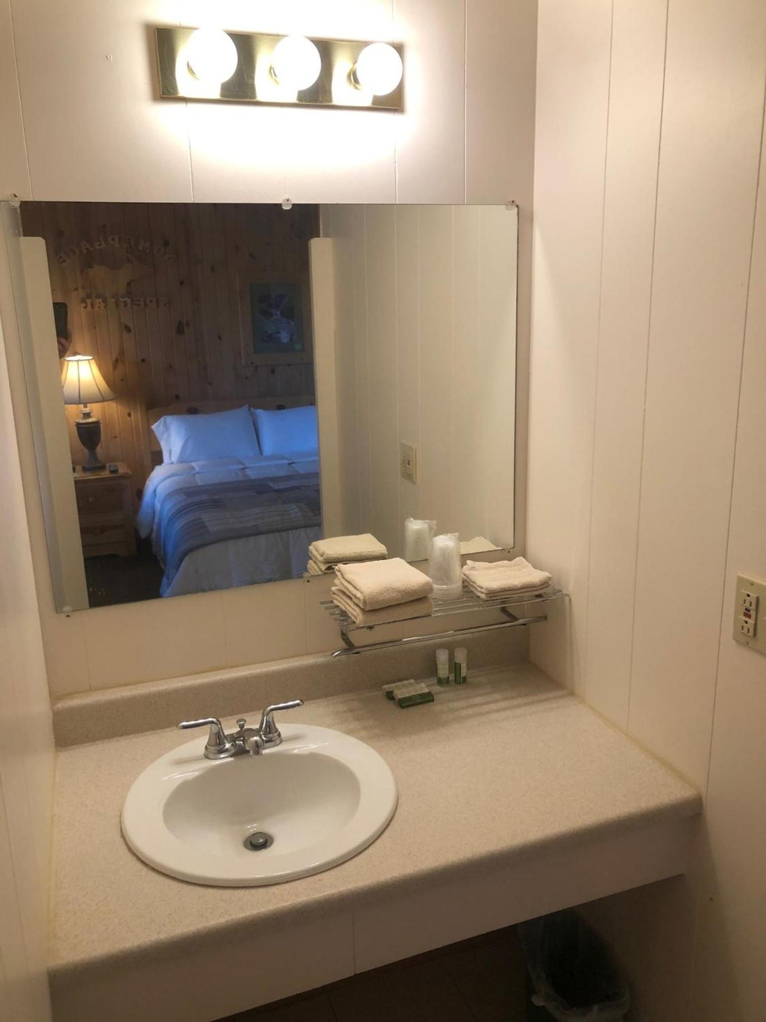 Queen Room - Photo 4