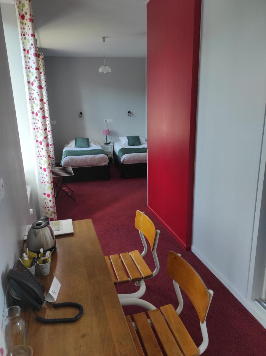 Quadruple Room with Shower - Photo 2