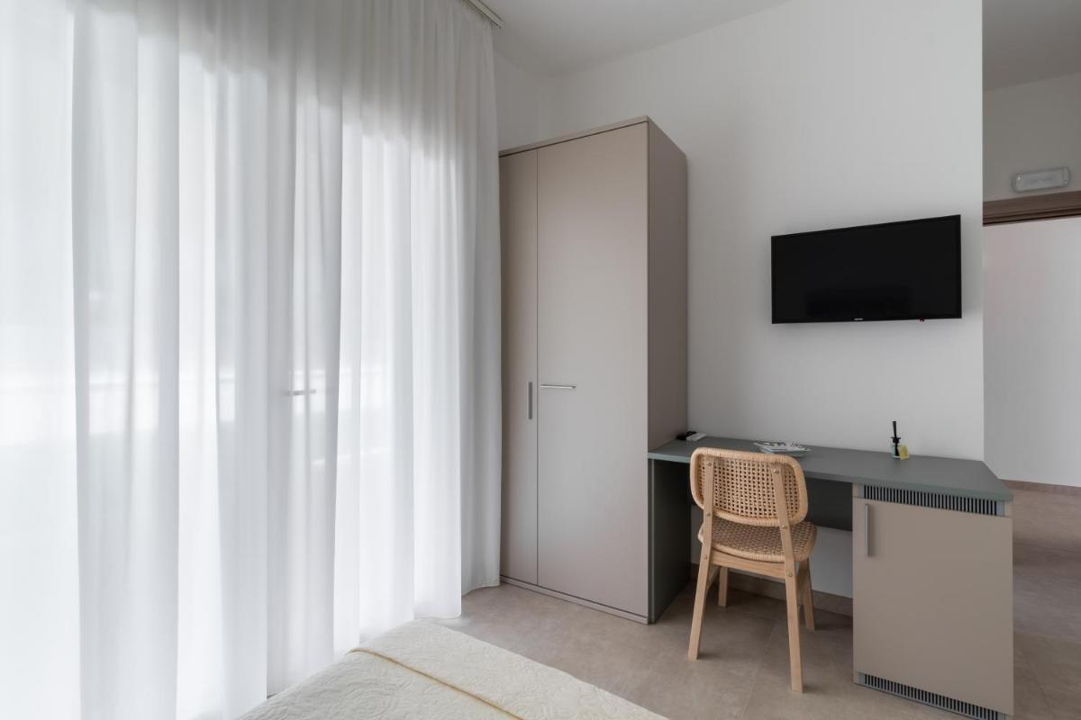 Double or Twin Room with Terrace photo 1