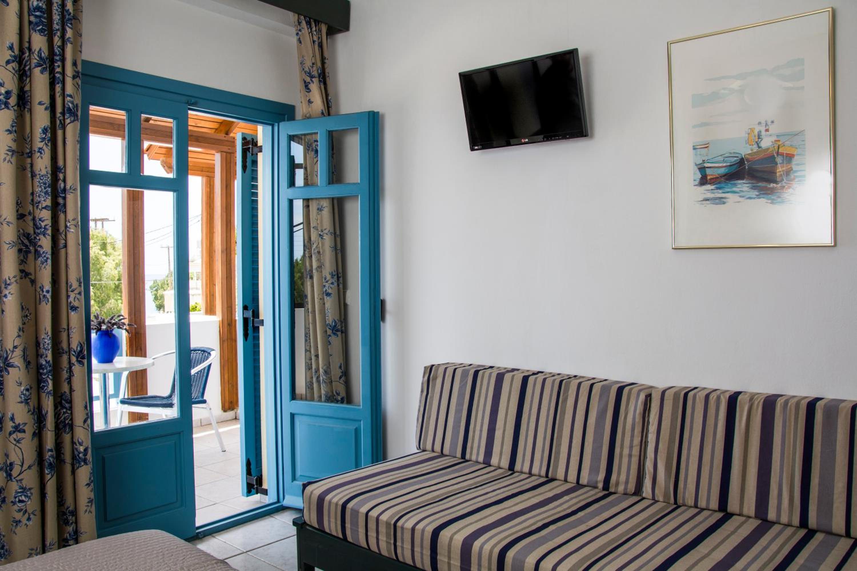 Triple Room with Garden View