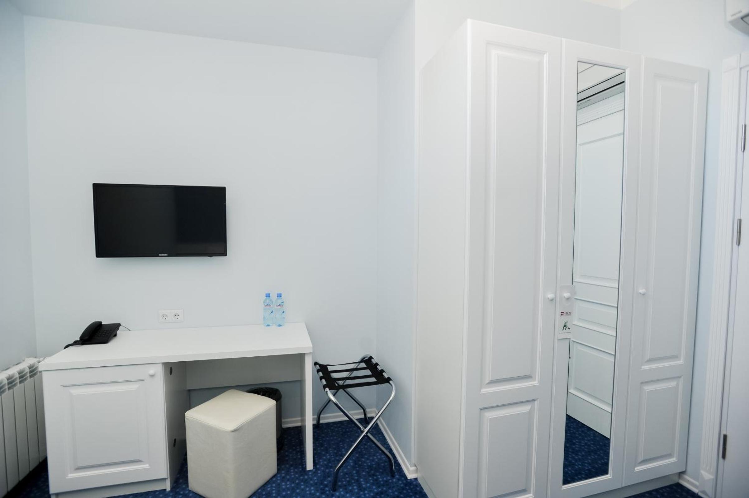 Standard Double Room photo 3