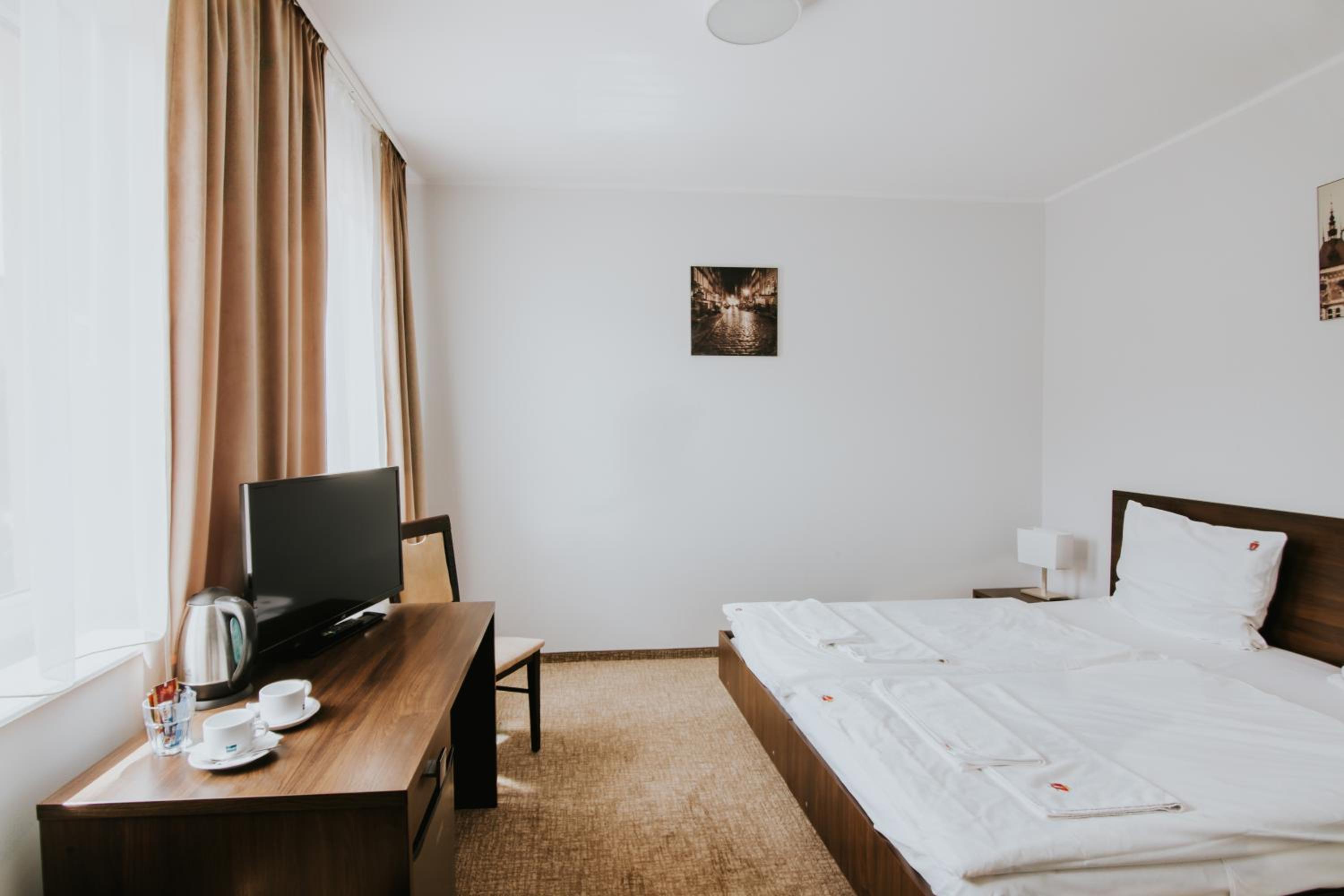 Double or Twin Room - Photo 1