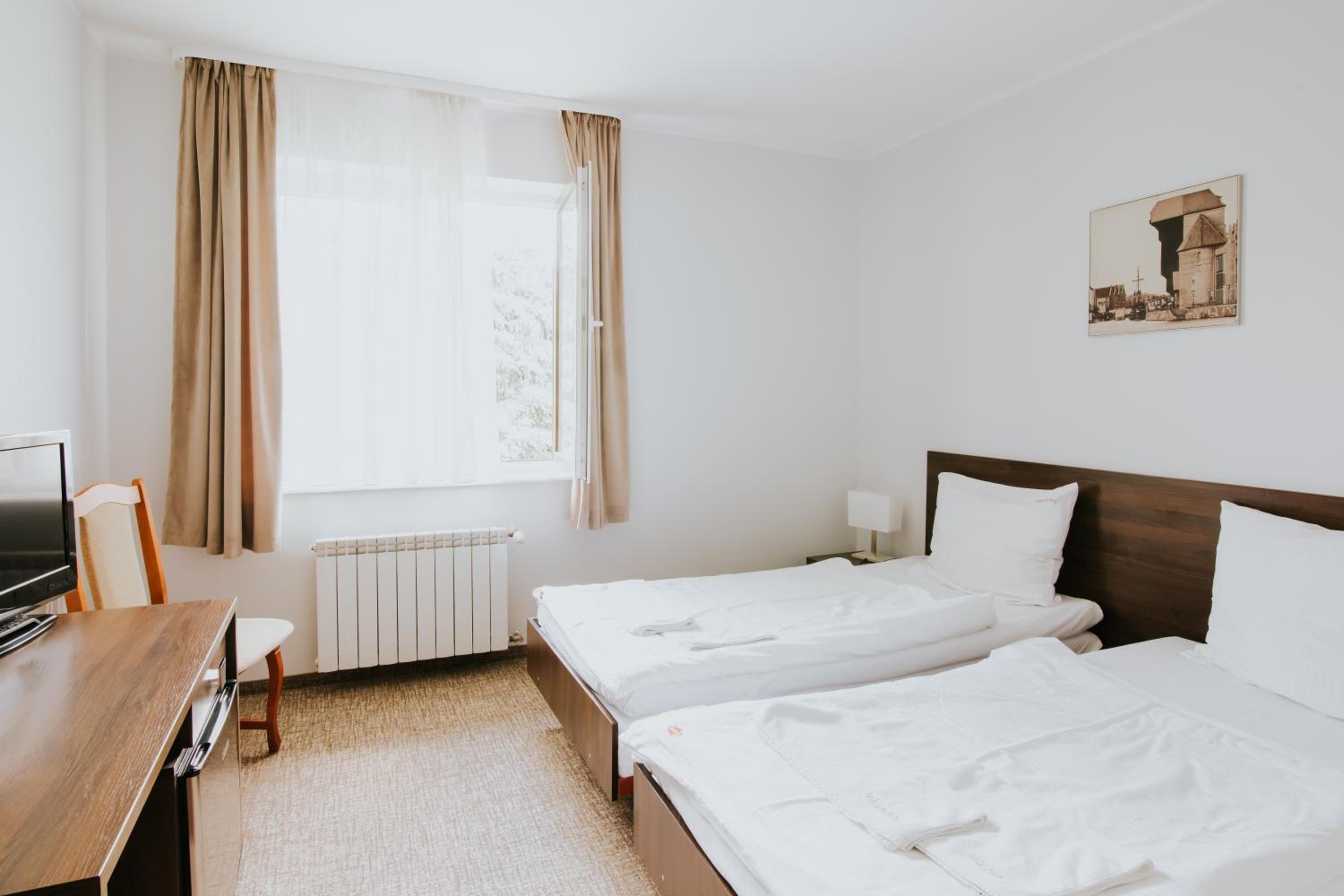 Double or Twin Room - Photo 3