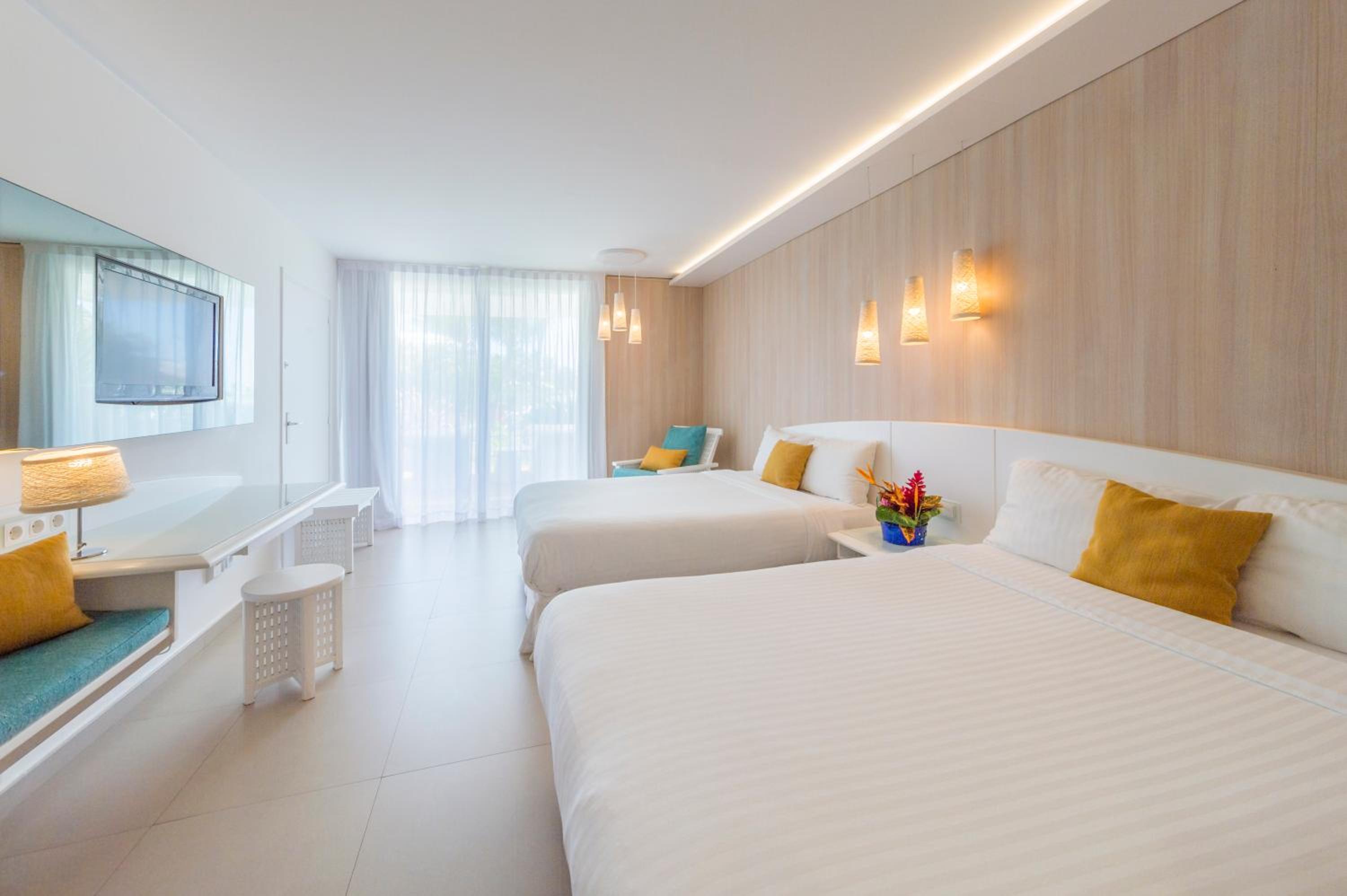 Classic Room with Two Double Beds