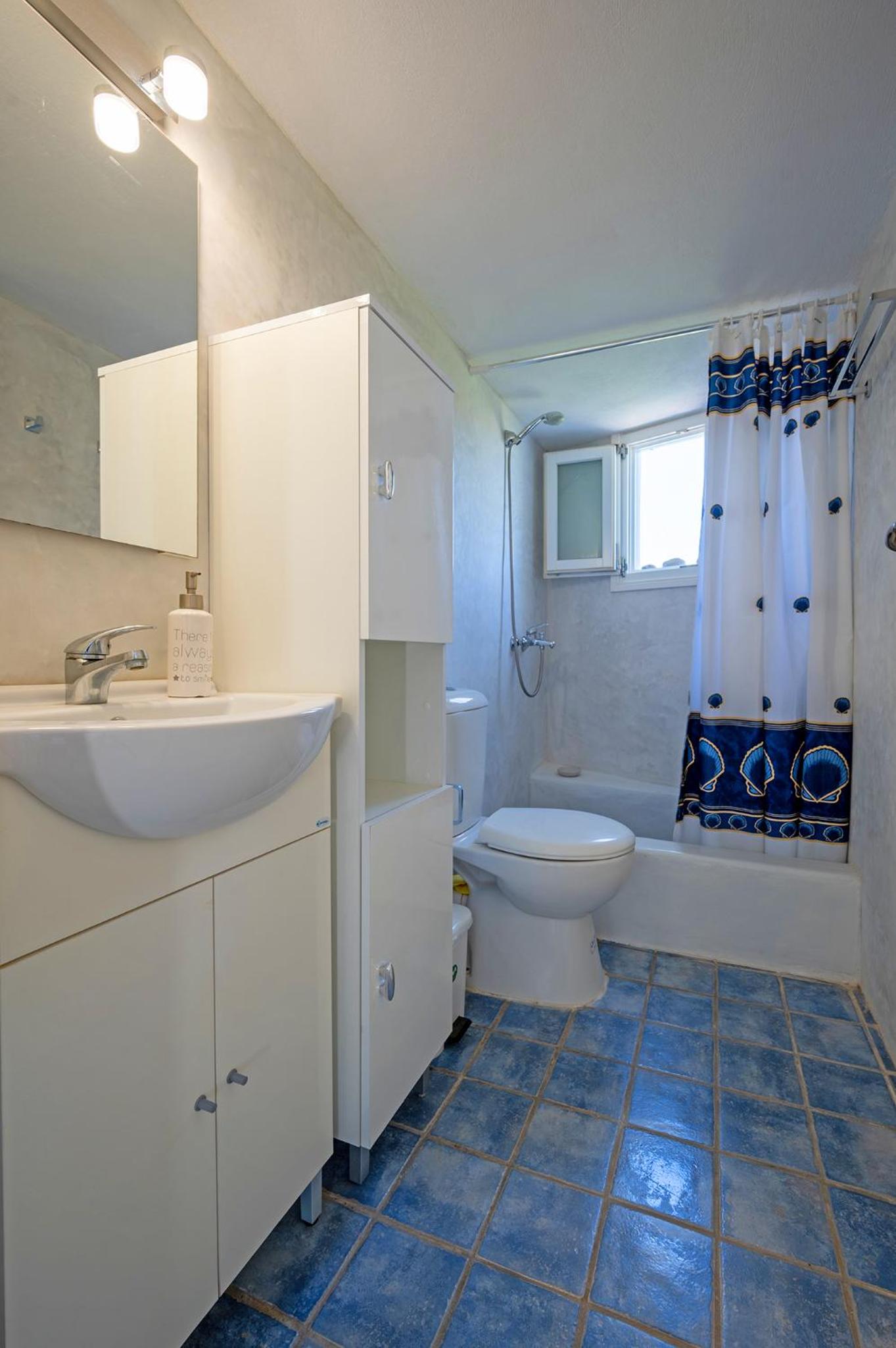 Two-Bedroom House photo 2