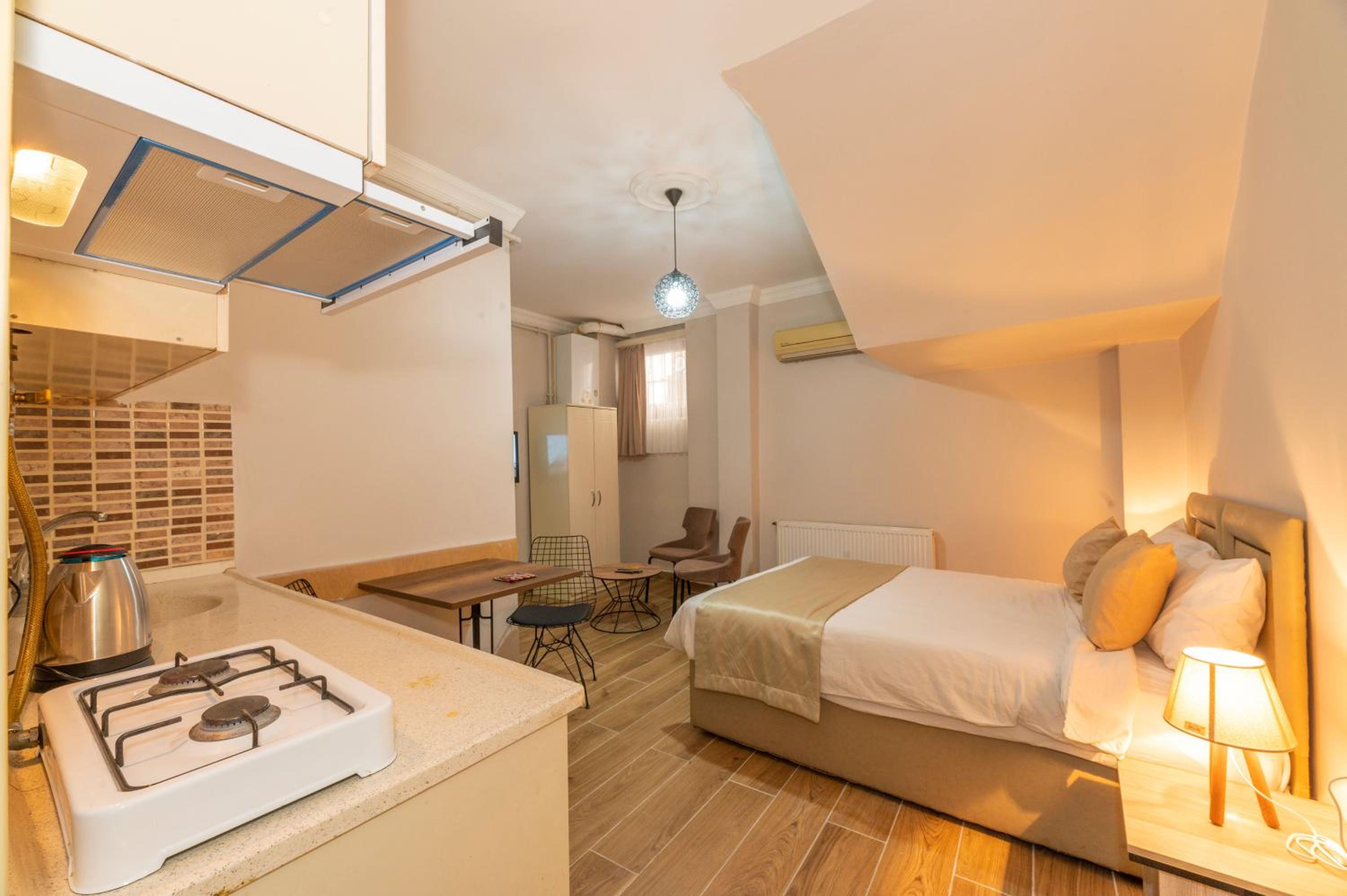 Budget Double Room photo 3