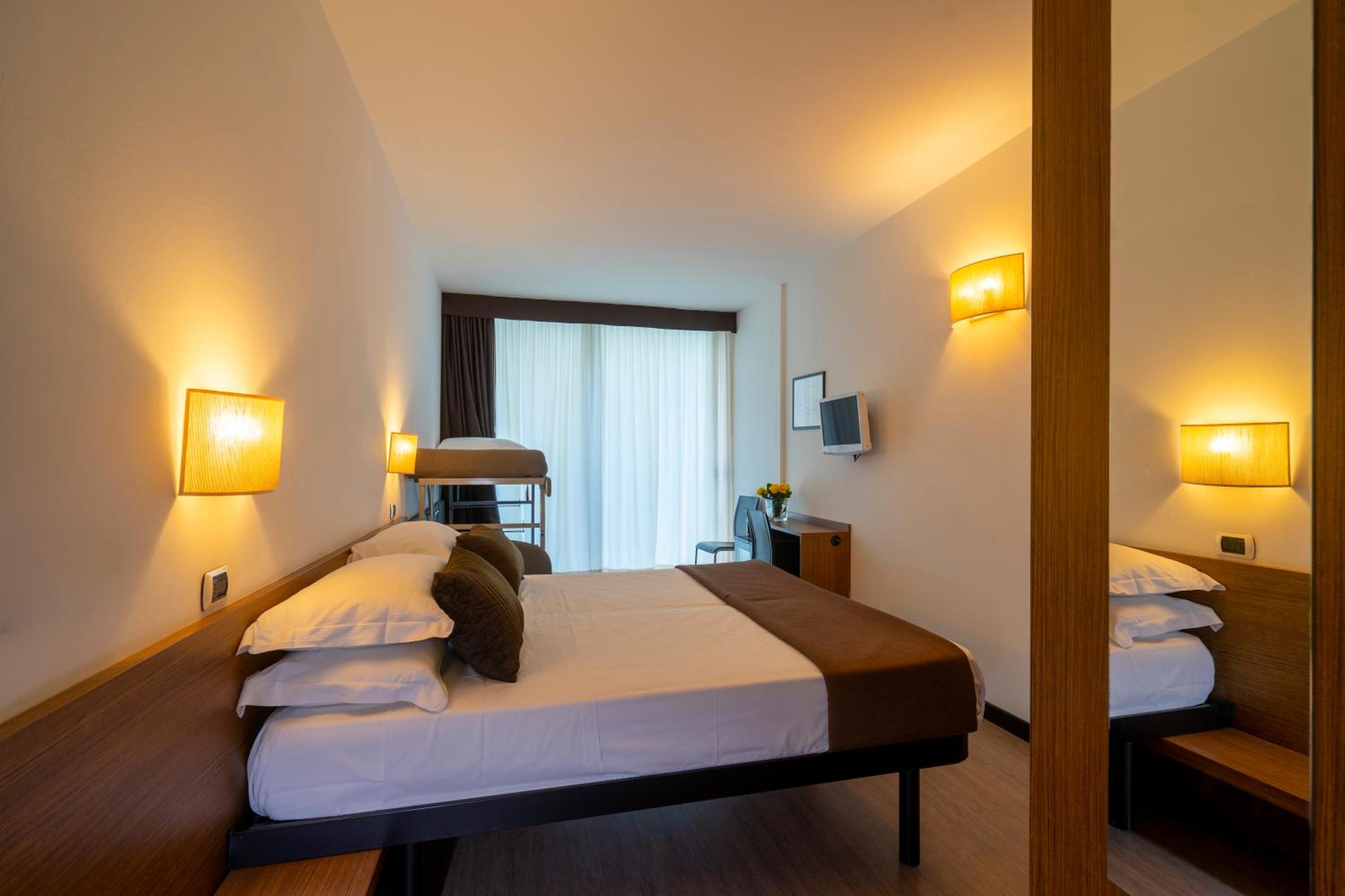 Quadruple Room - Photo 3