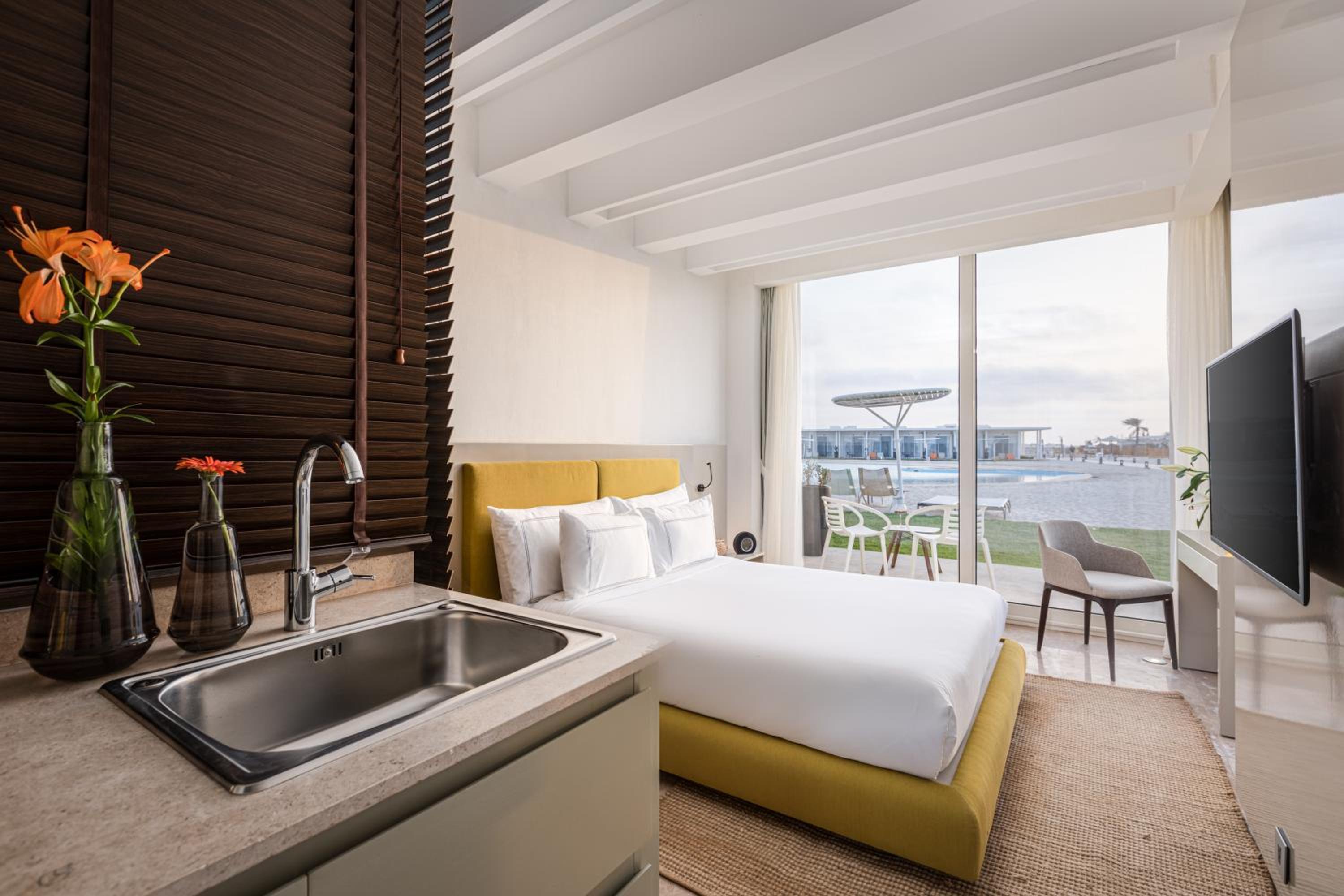 Cabana Queen Bed Lagoon View