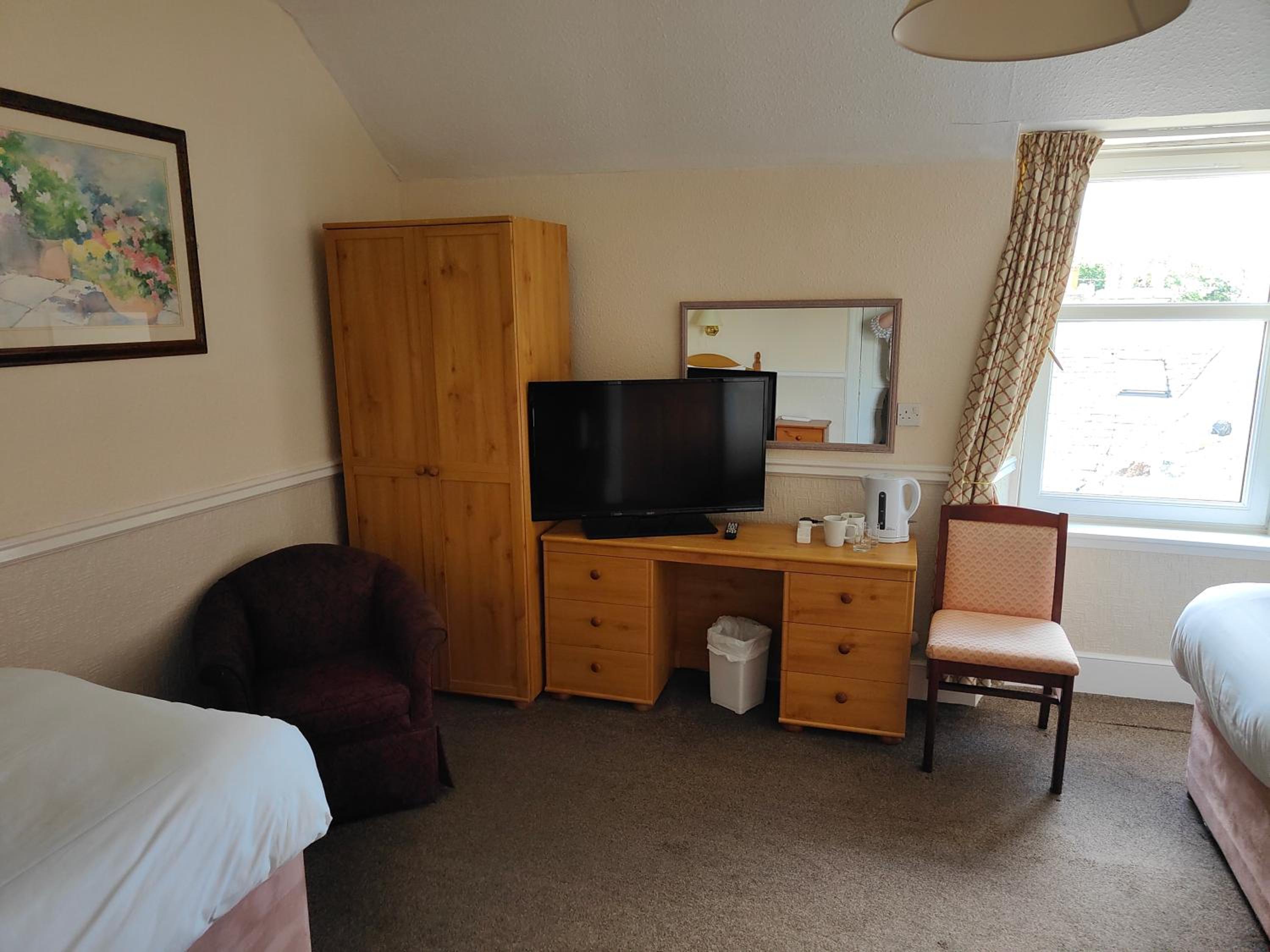 Standard Twin Room - Photo 2