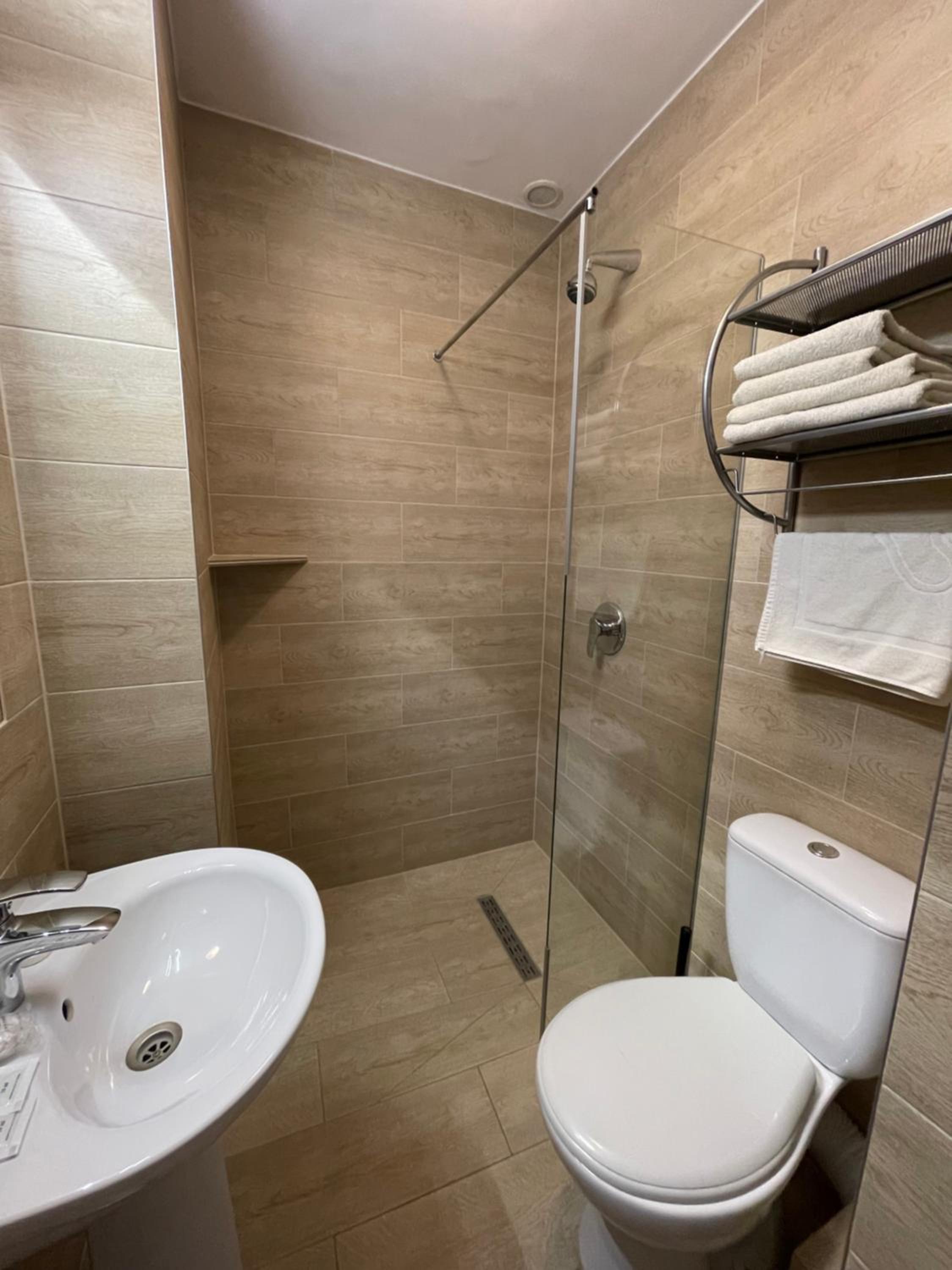 Double or Twin Room with Bathroom photo 2