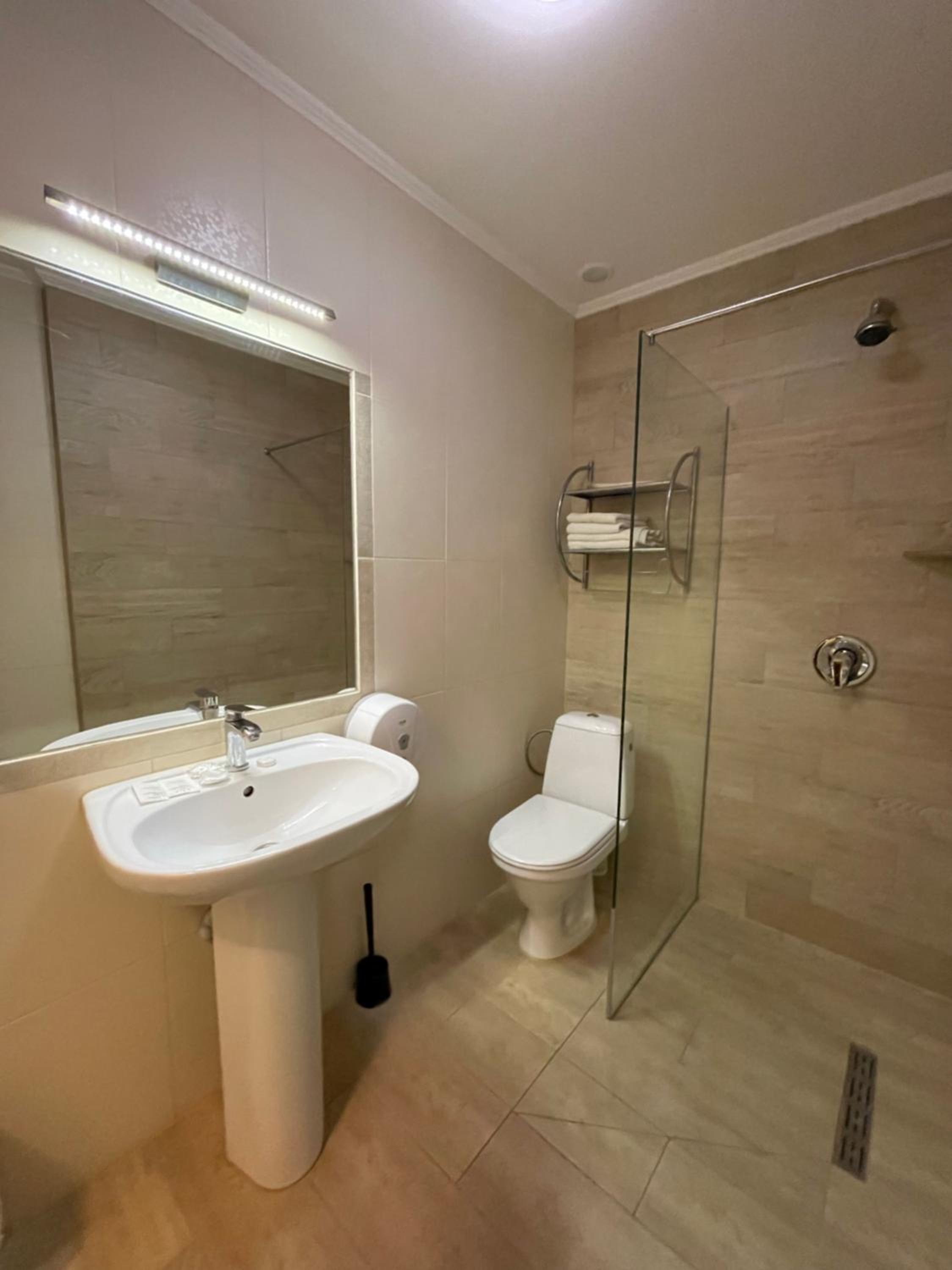 Deluxe Double Room with Balcony photo 2