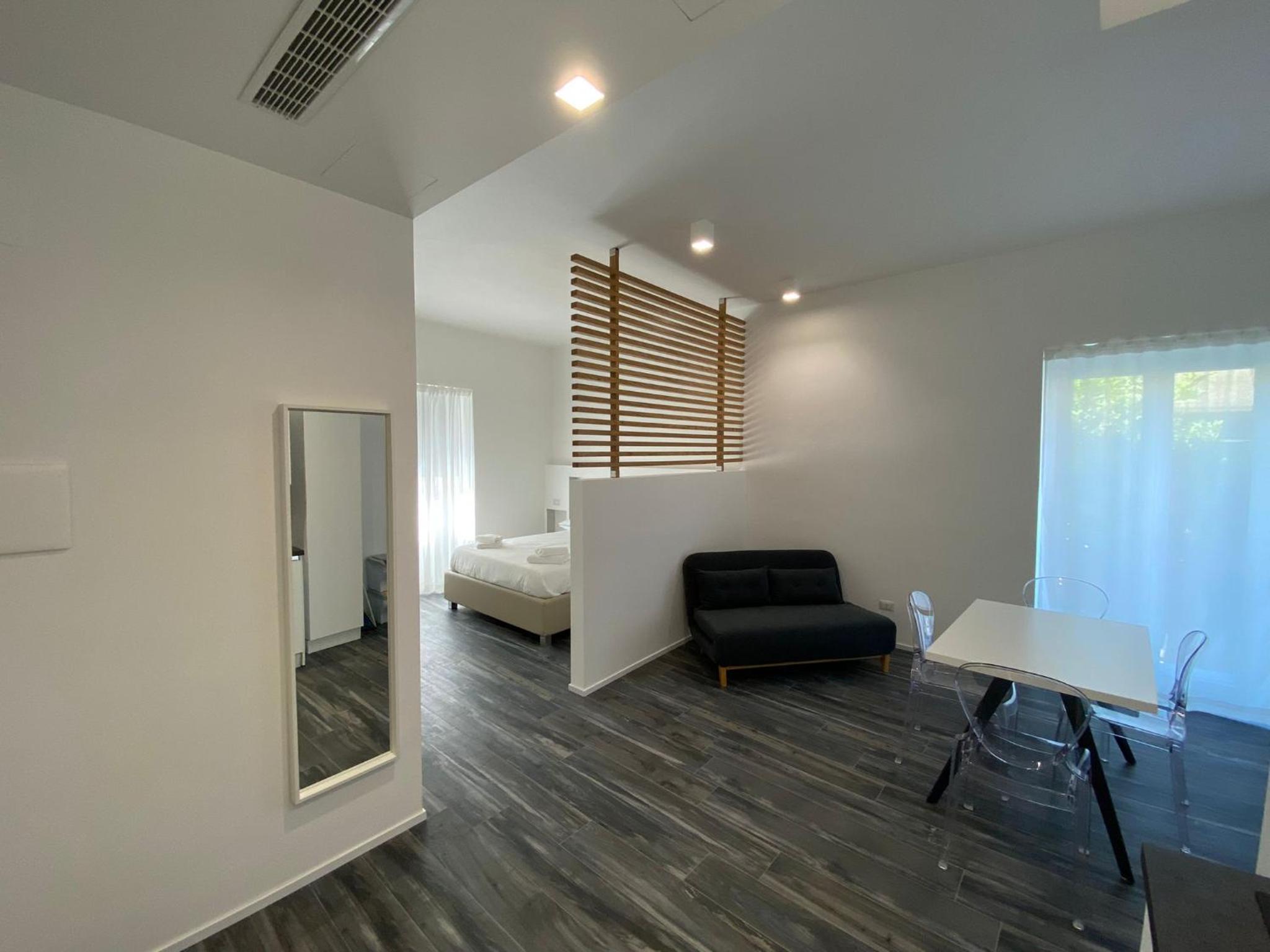 Deluxe King Studio - Photo 5