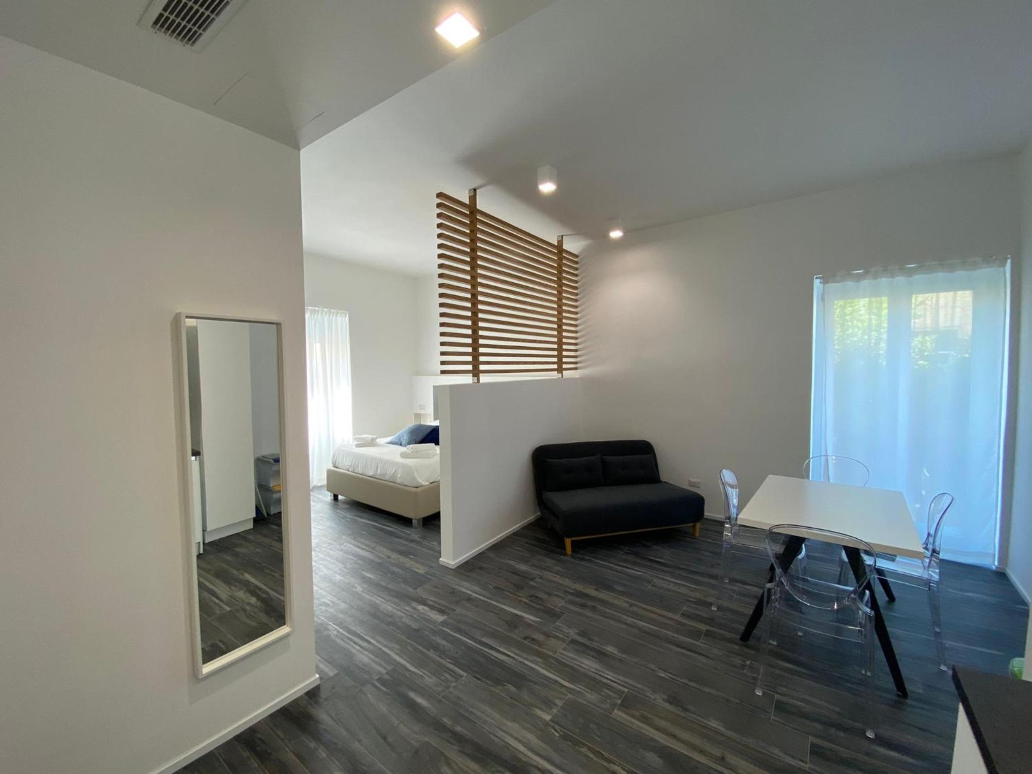 Deluxe King Studio - Photo 3
