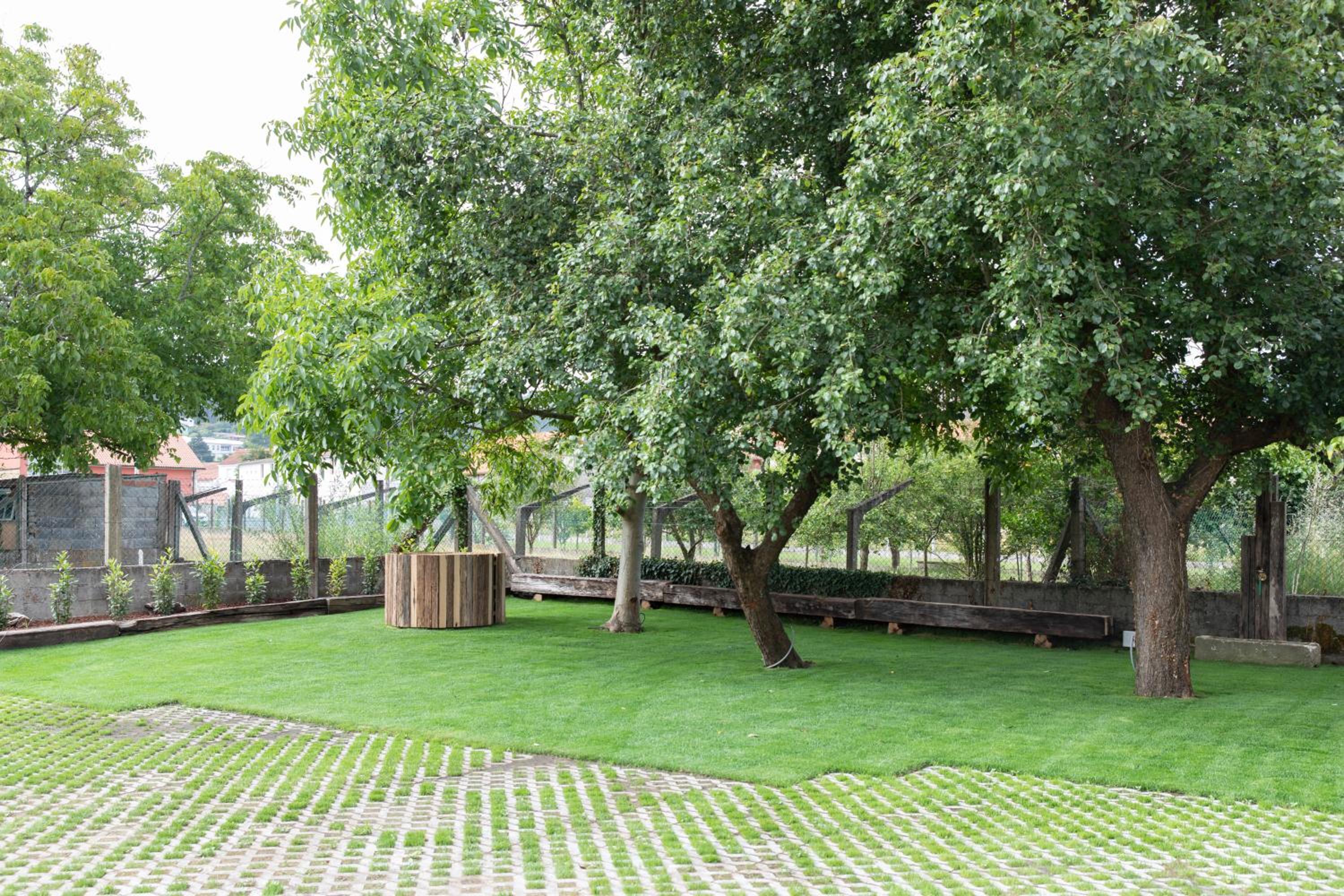 Apartment with Garden View - Photo 25