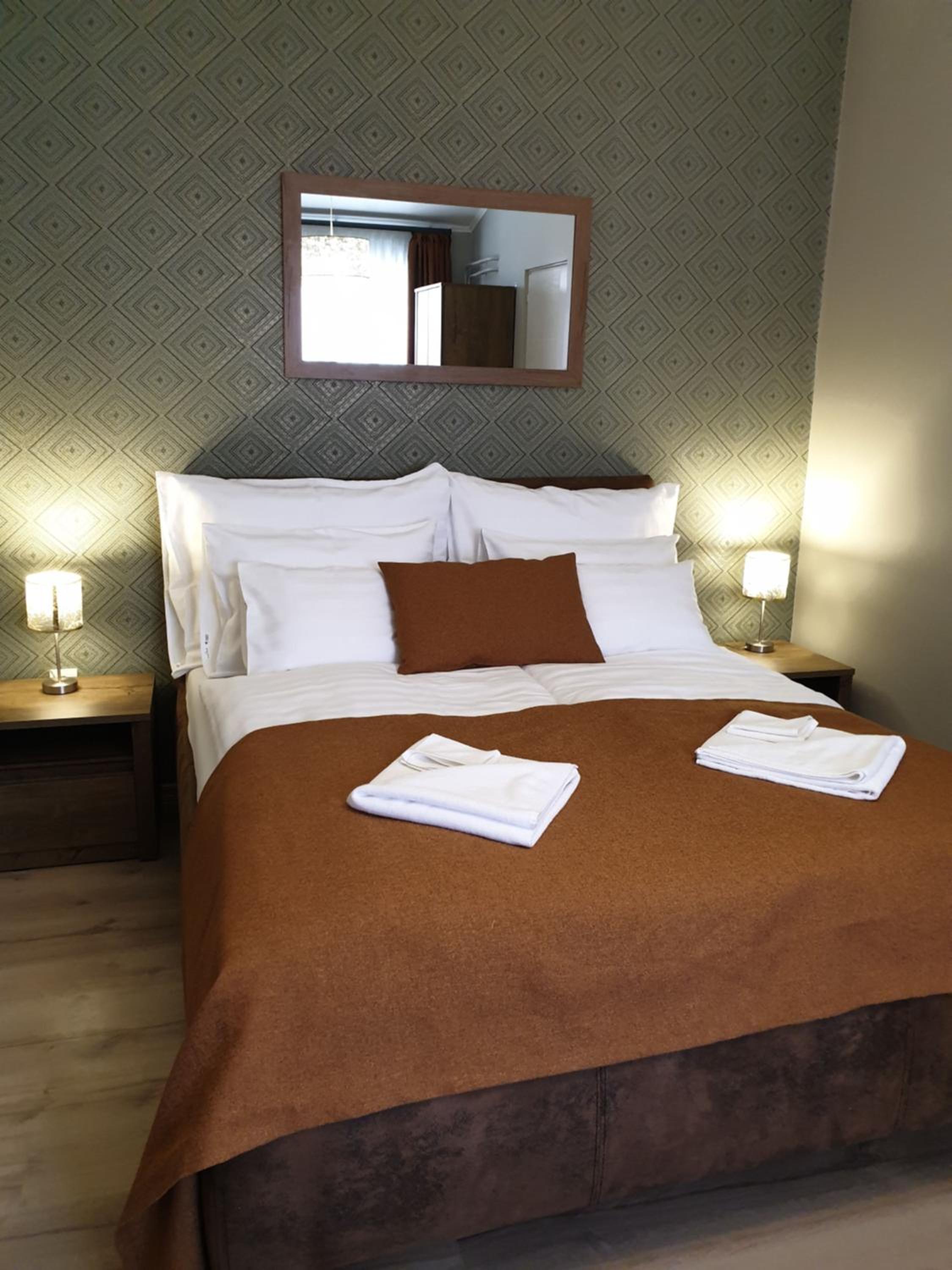 Double Room with Private Bathroom - Photo 6