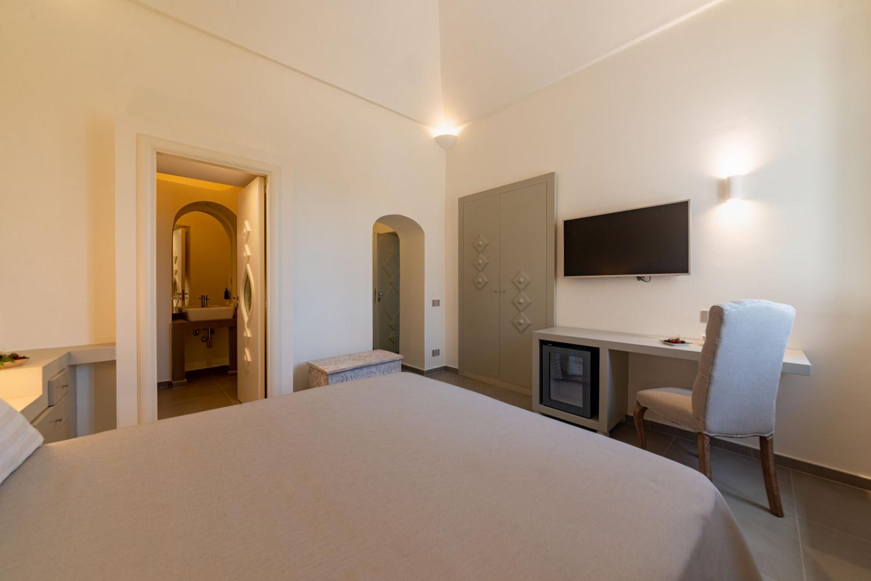 Standard Double Room - Photo 7