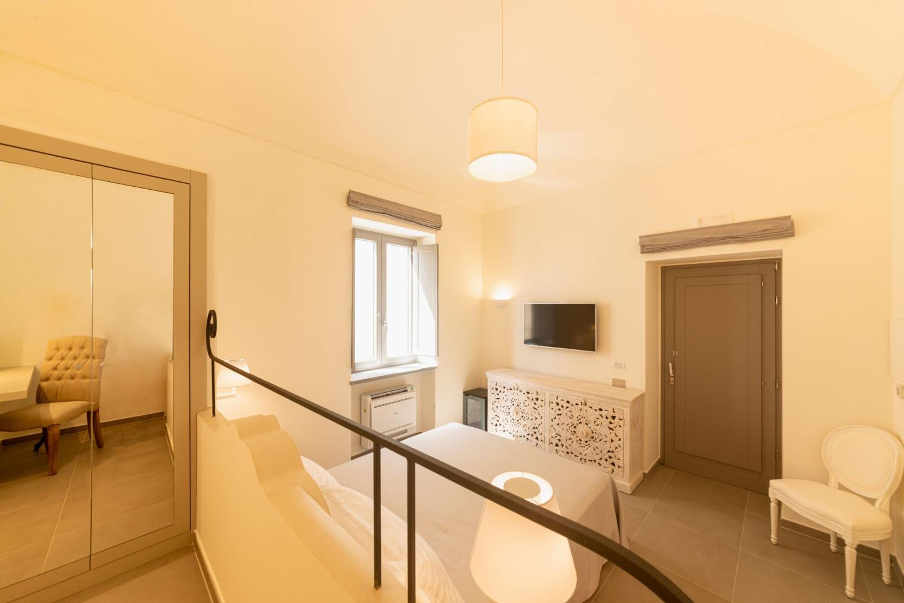Deluxe Room - Photo 1