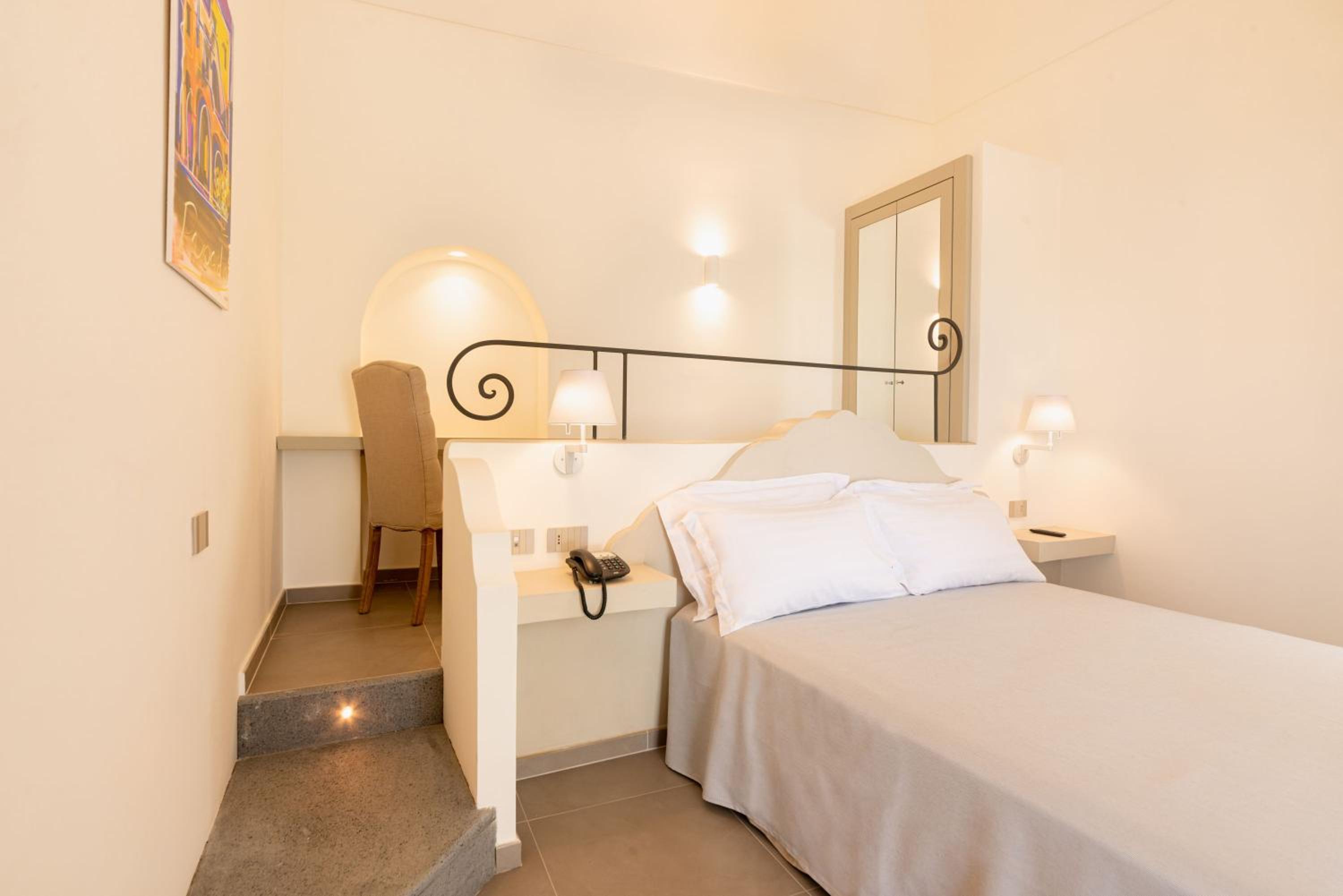 Deluxe Room - Photo 3