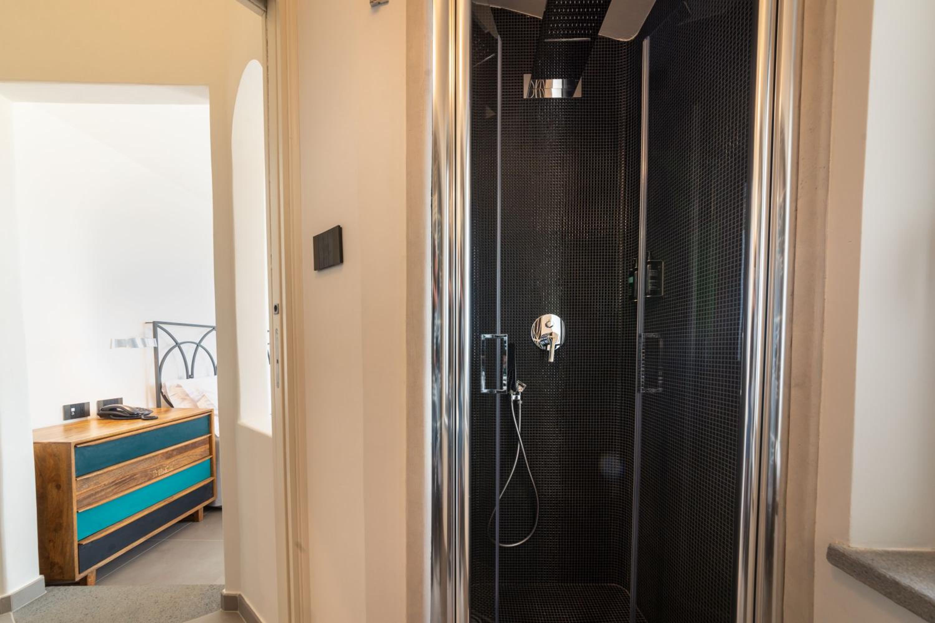 Deluxe Double Room with Balcony and Sea View - Photo 3