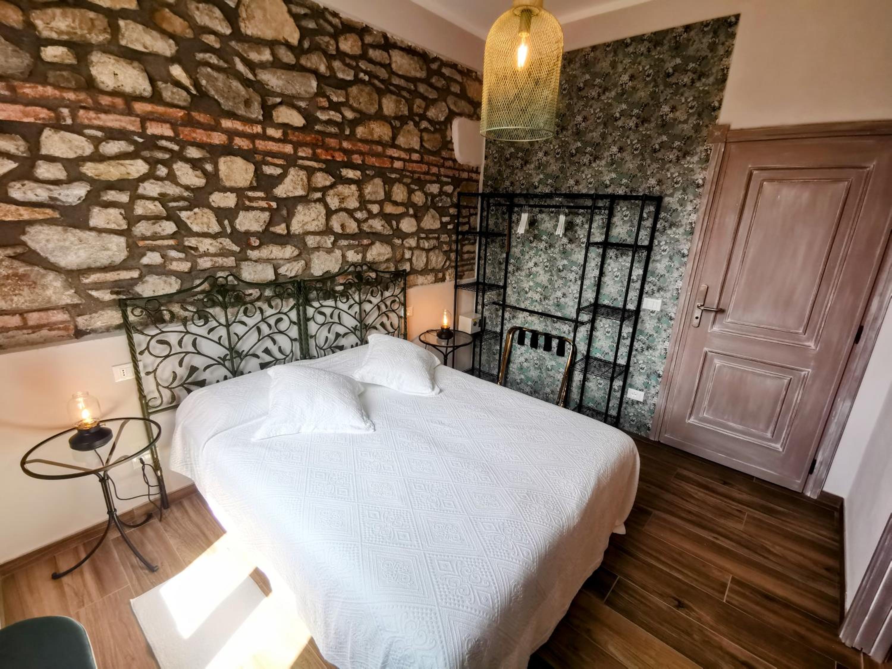 Deluxe Double or Twin Room with Mountain View - Photo 4