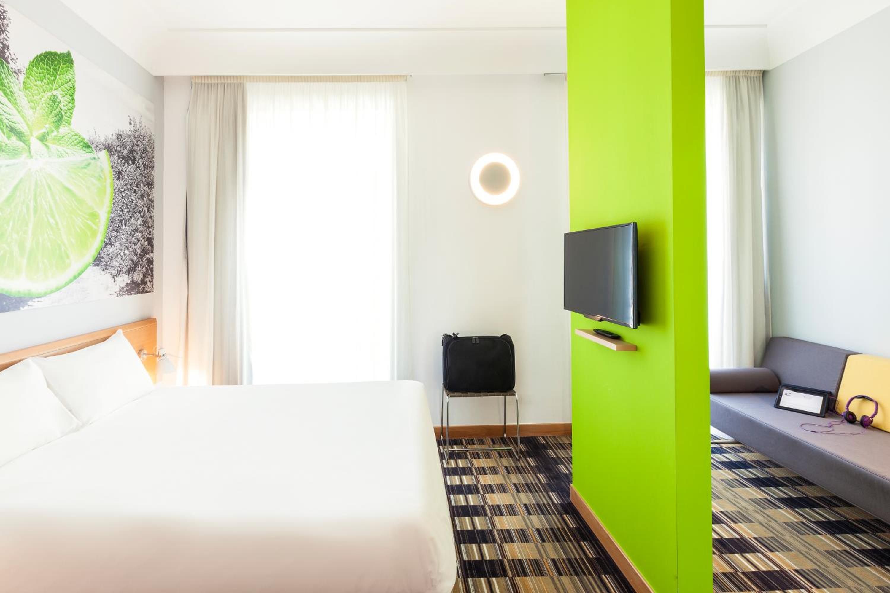 Standard Room With Three Single Beds