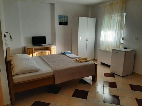 Studio Apartment photo 1