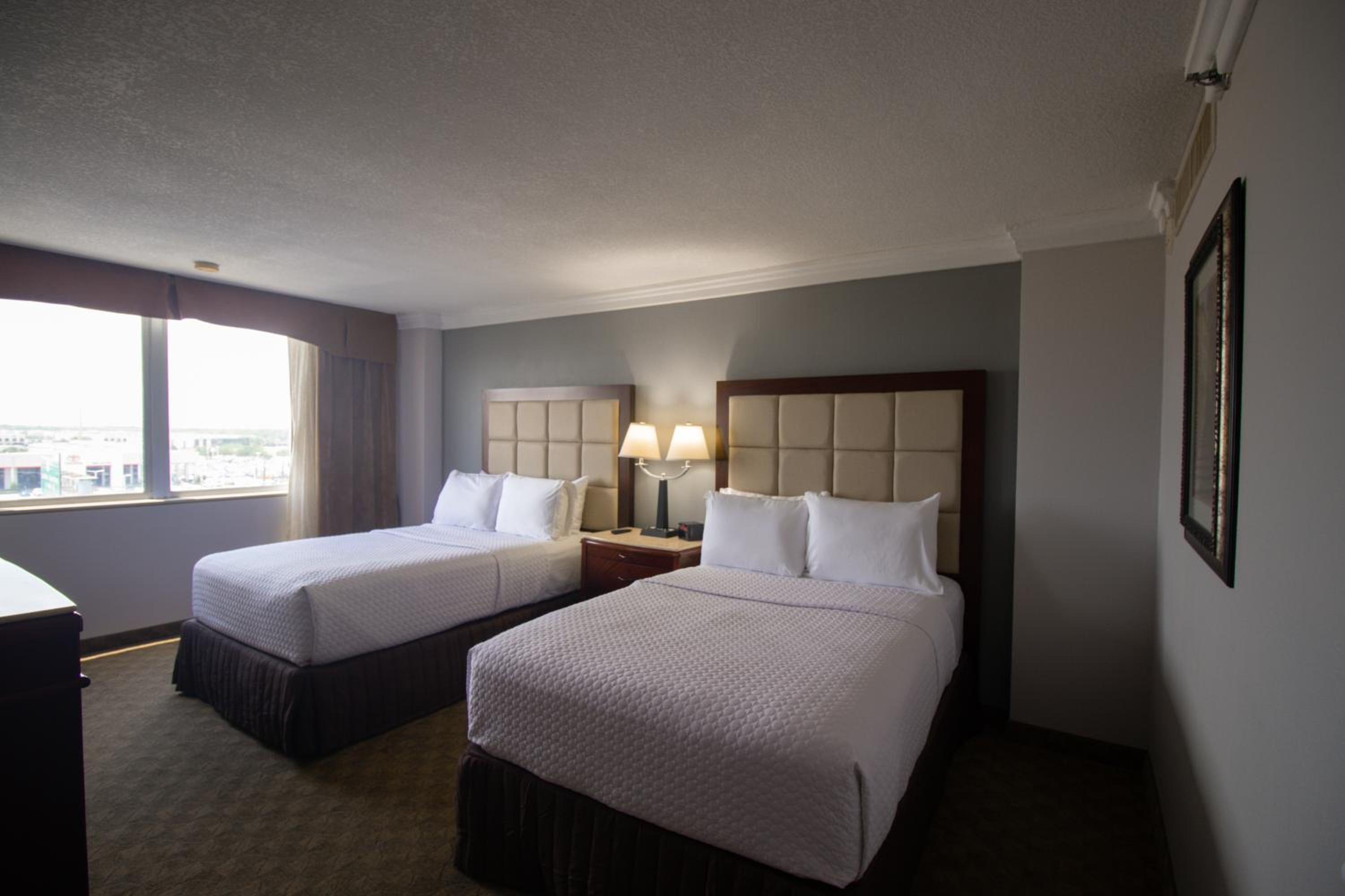 Double Room with Two Double Beds - Non-Smoking - Photo 3