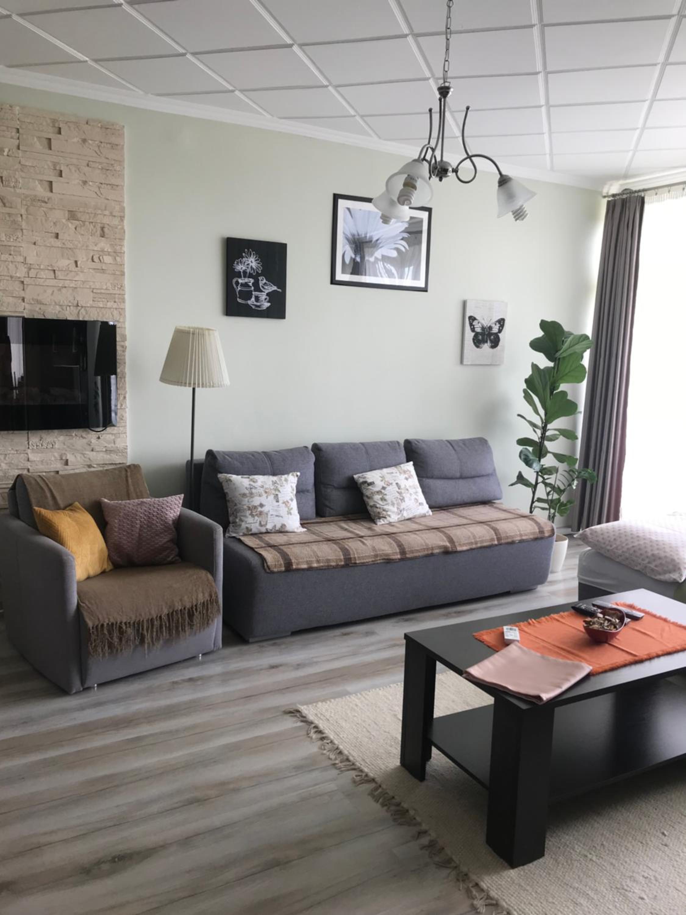 One-Bedroom Apartment photo 1