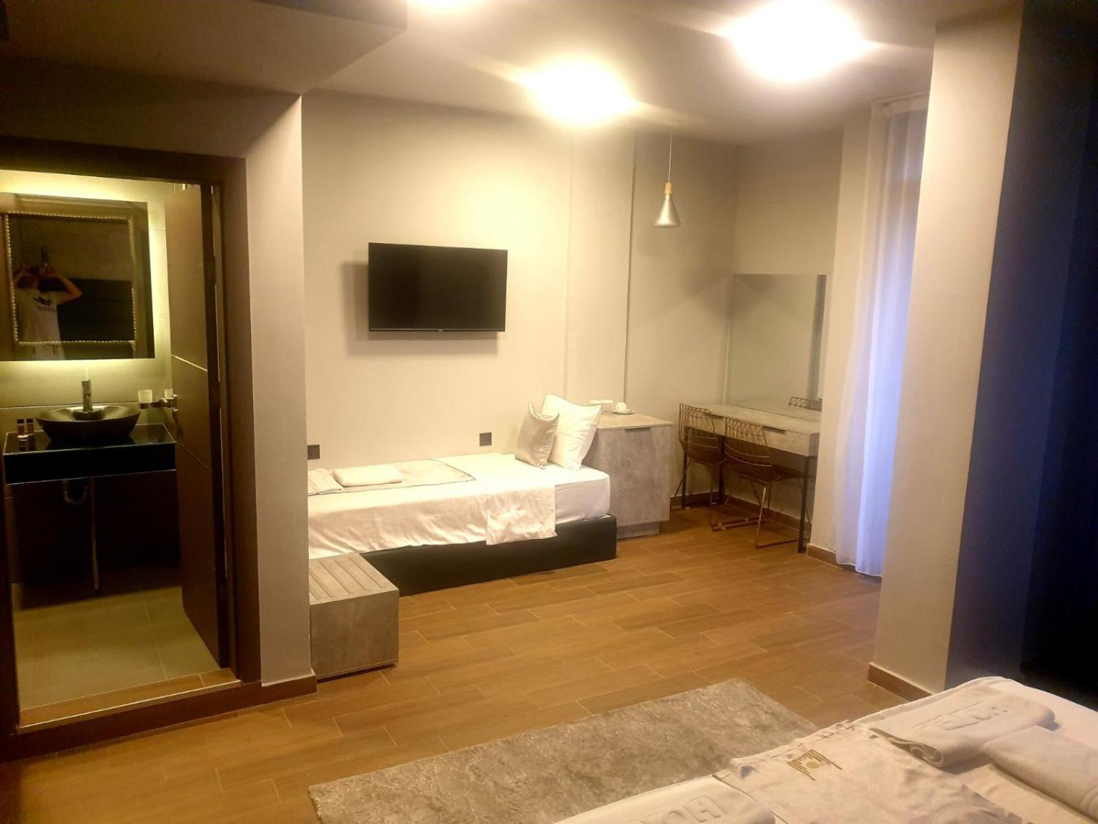 Deluxe Suite photo 2
