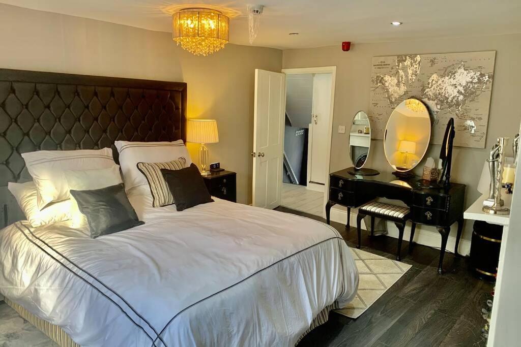 One-Bedroom Apartment - Photo 10