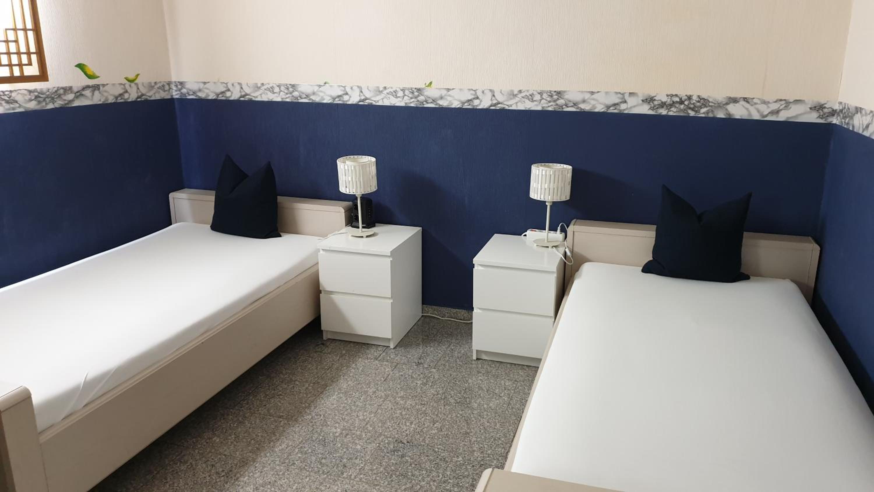 Twin Room - Photo 3