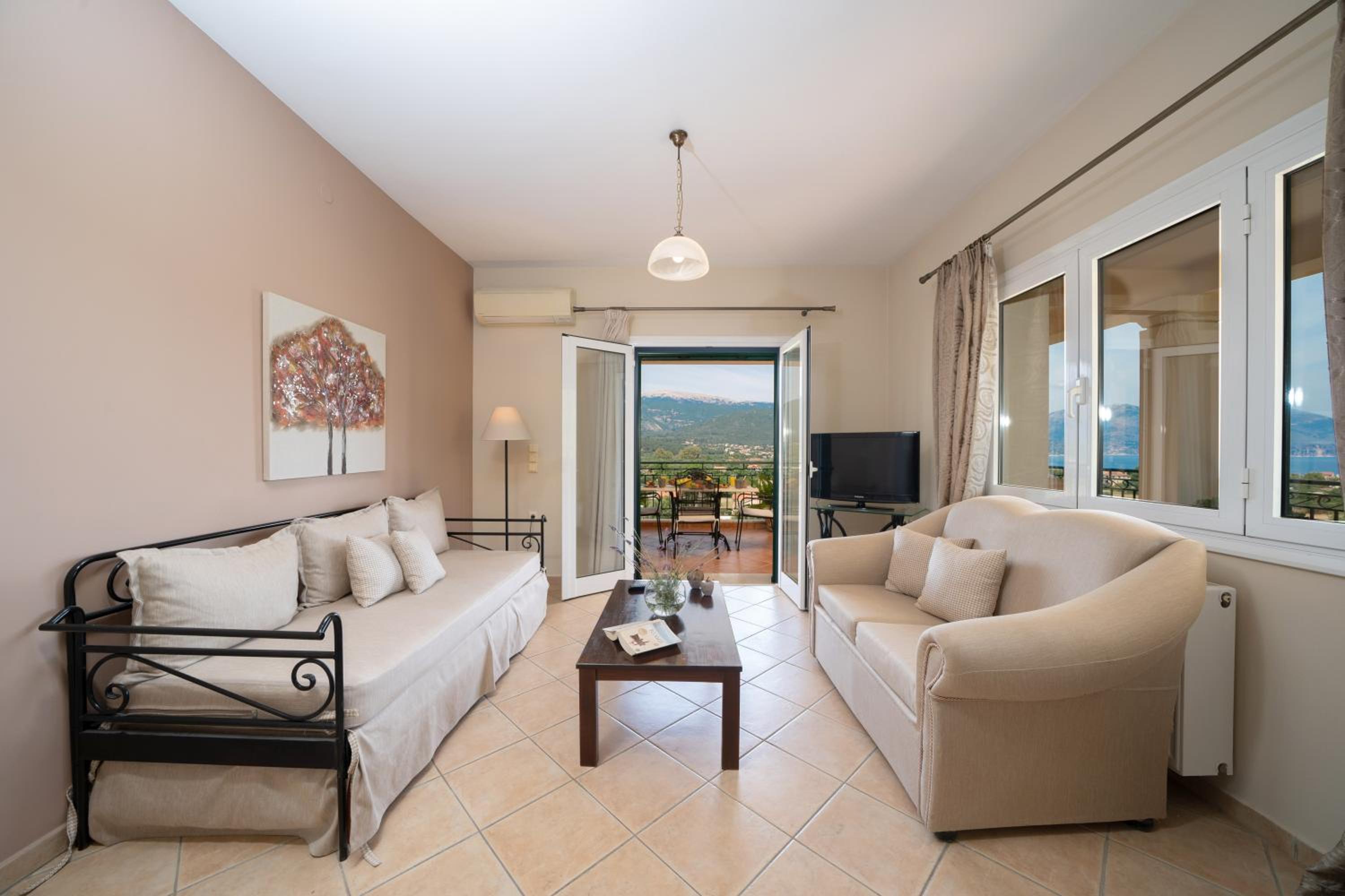Apartment with Balcony photo 1