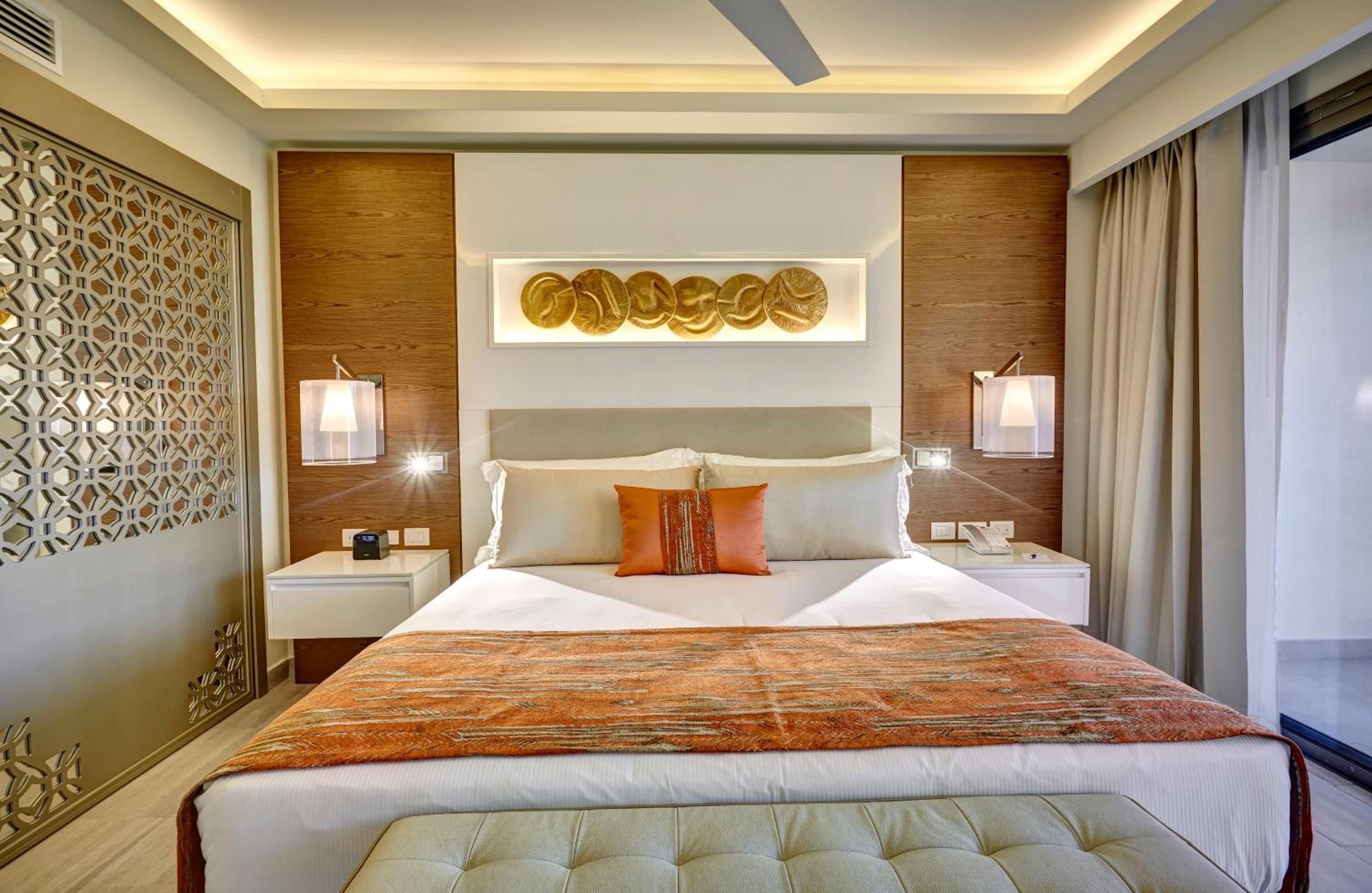 Luxury Family Suite thumbnail 6