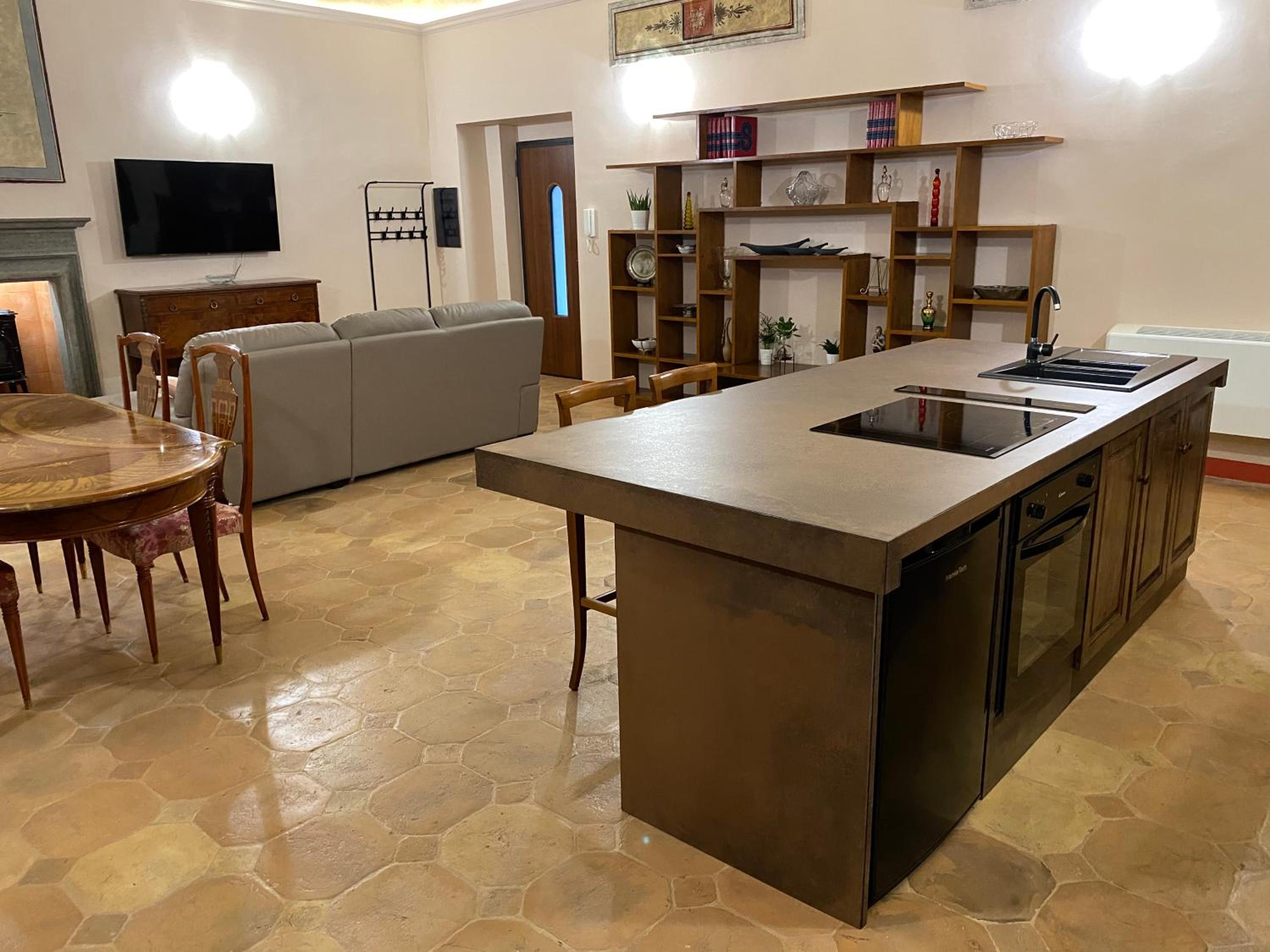 Two-Bedroom Apartment - Photo 27