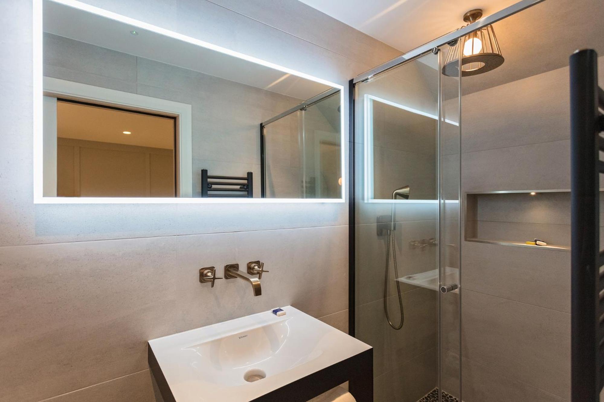 Deluxe Suite photo 2