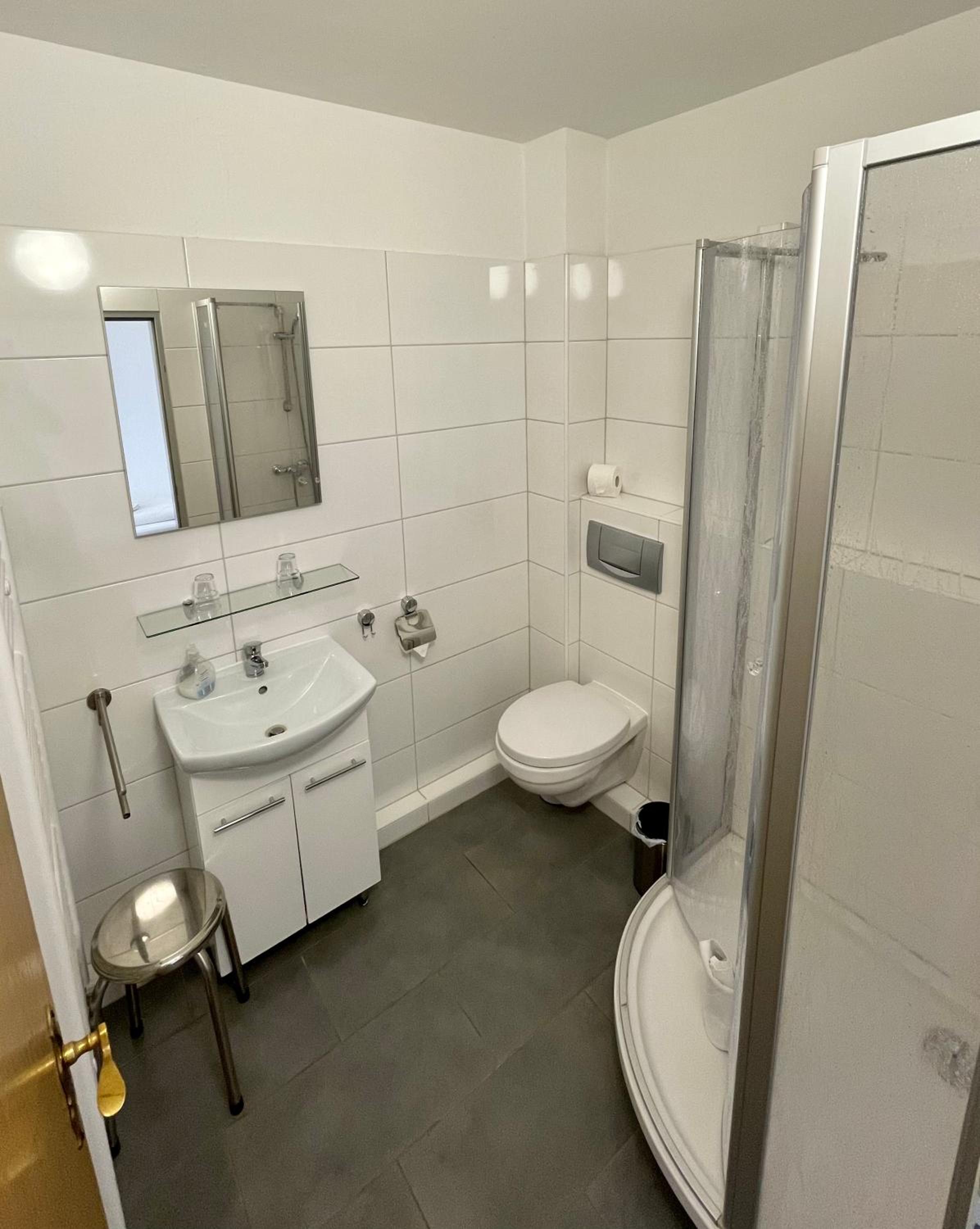 Standard Triple Room - Photo 9