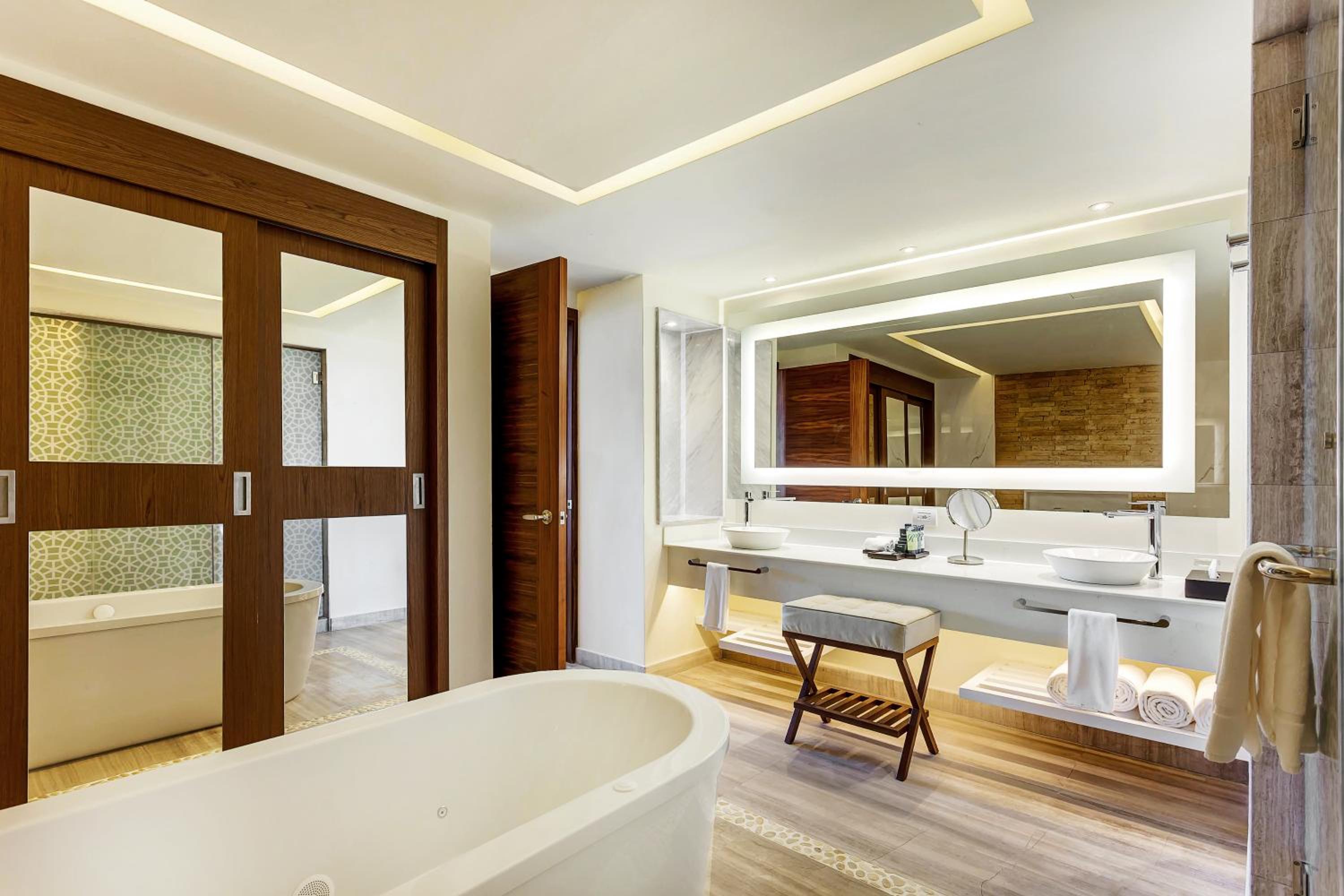 Luxury Chairman Two Bedroom Suite Ocean Front Diamond Club