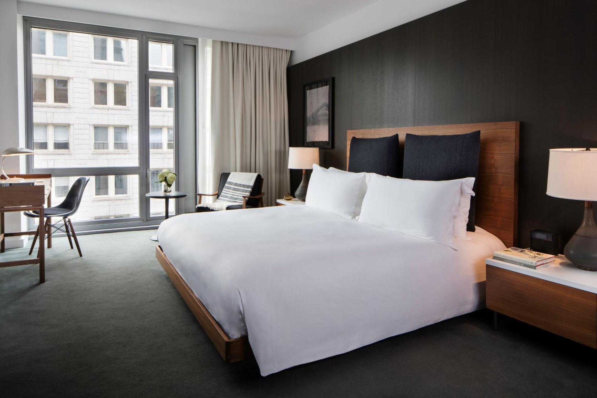 Superior King Room with One King Bed (Non Smoking)