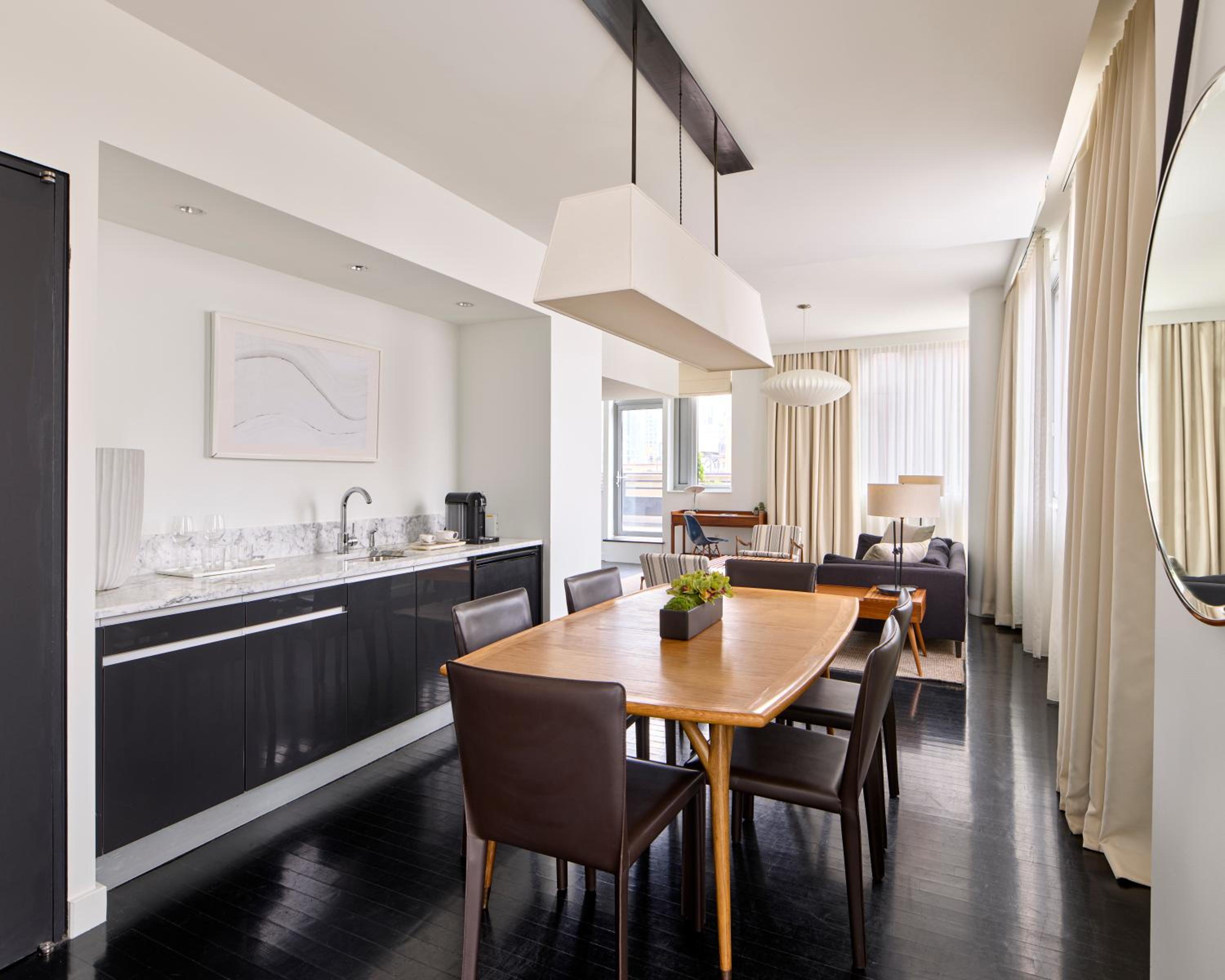 Penthouse Suite thumbnail 6