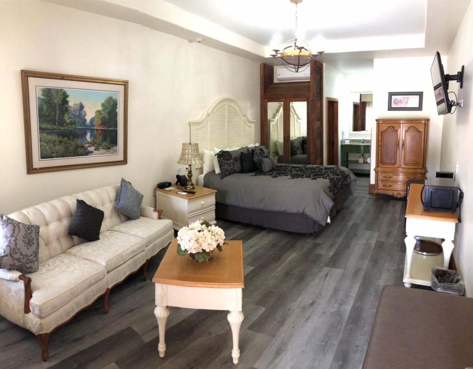 Queen Suite