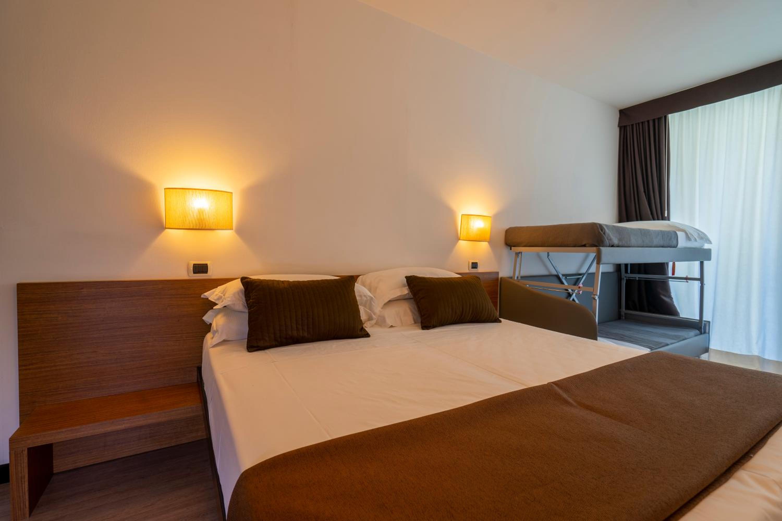 Quadruple Room - Photo 4