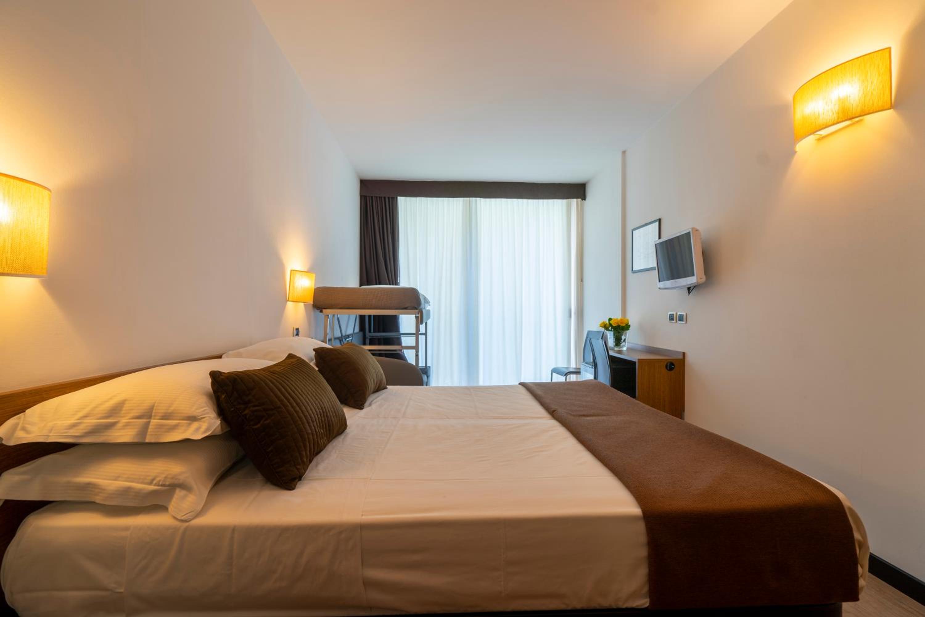 Quadruple Room - Photo 5