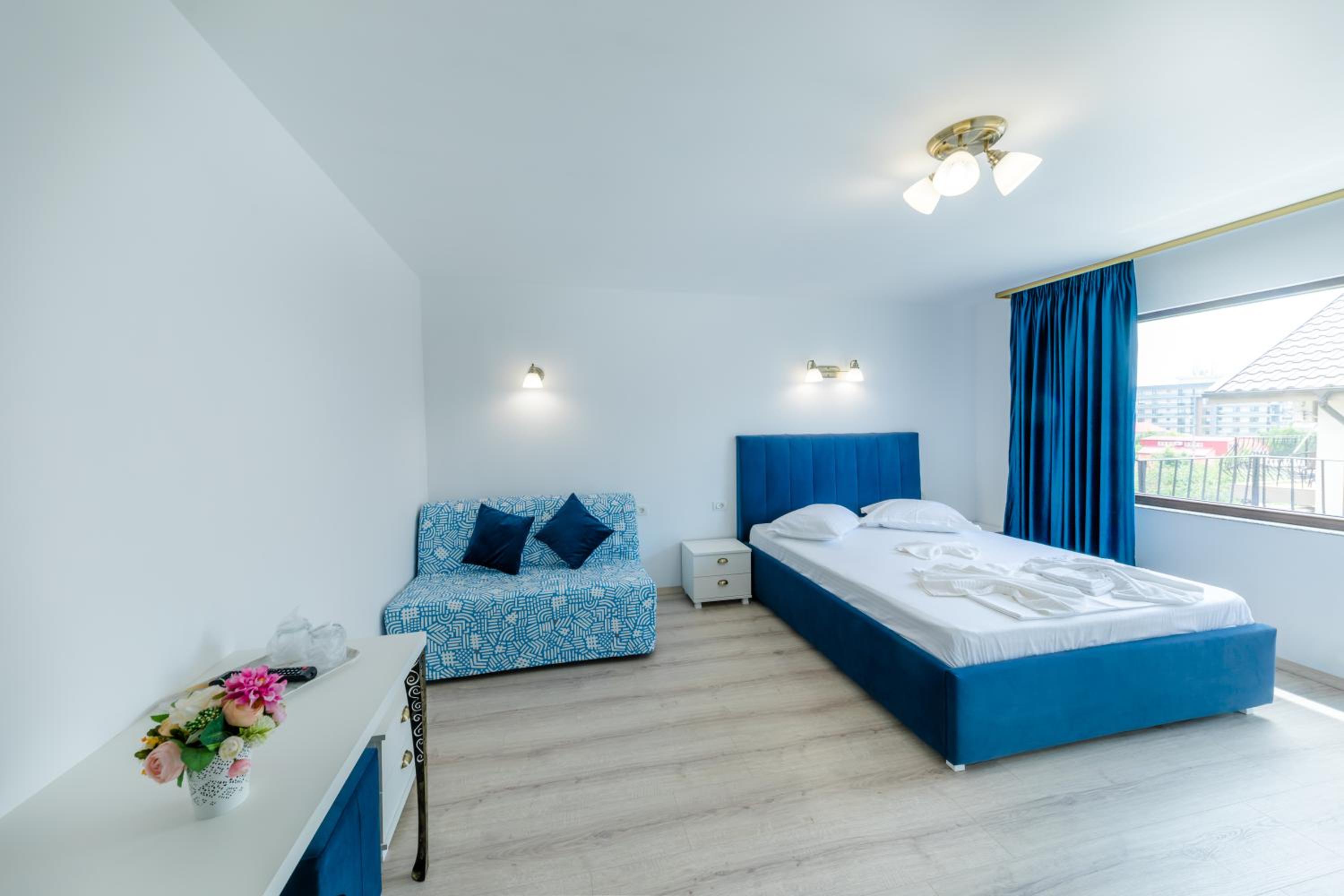 Quadruple Room With Balcony photo 3