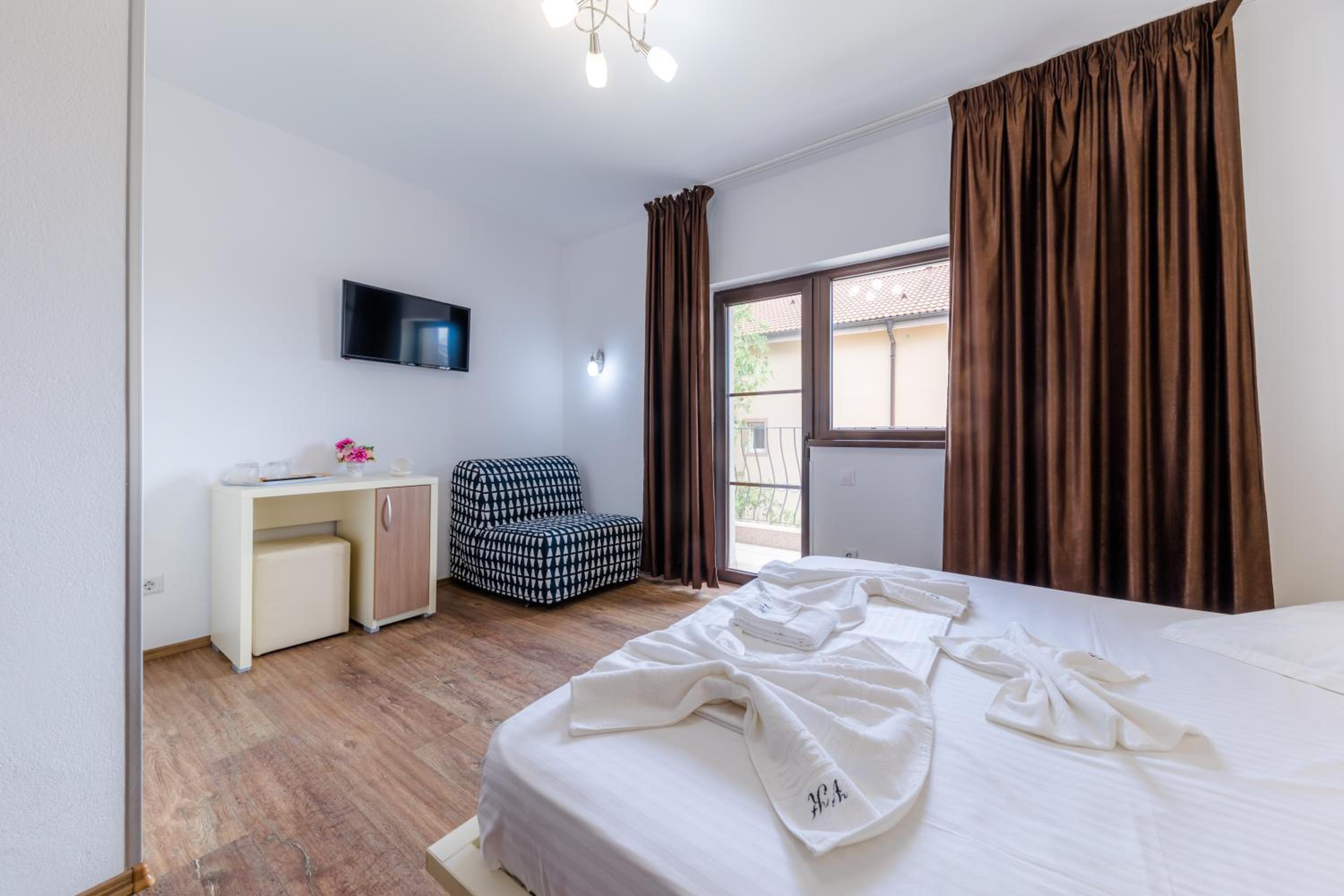 Triple Room With Balcony photo 3