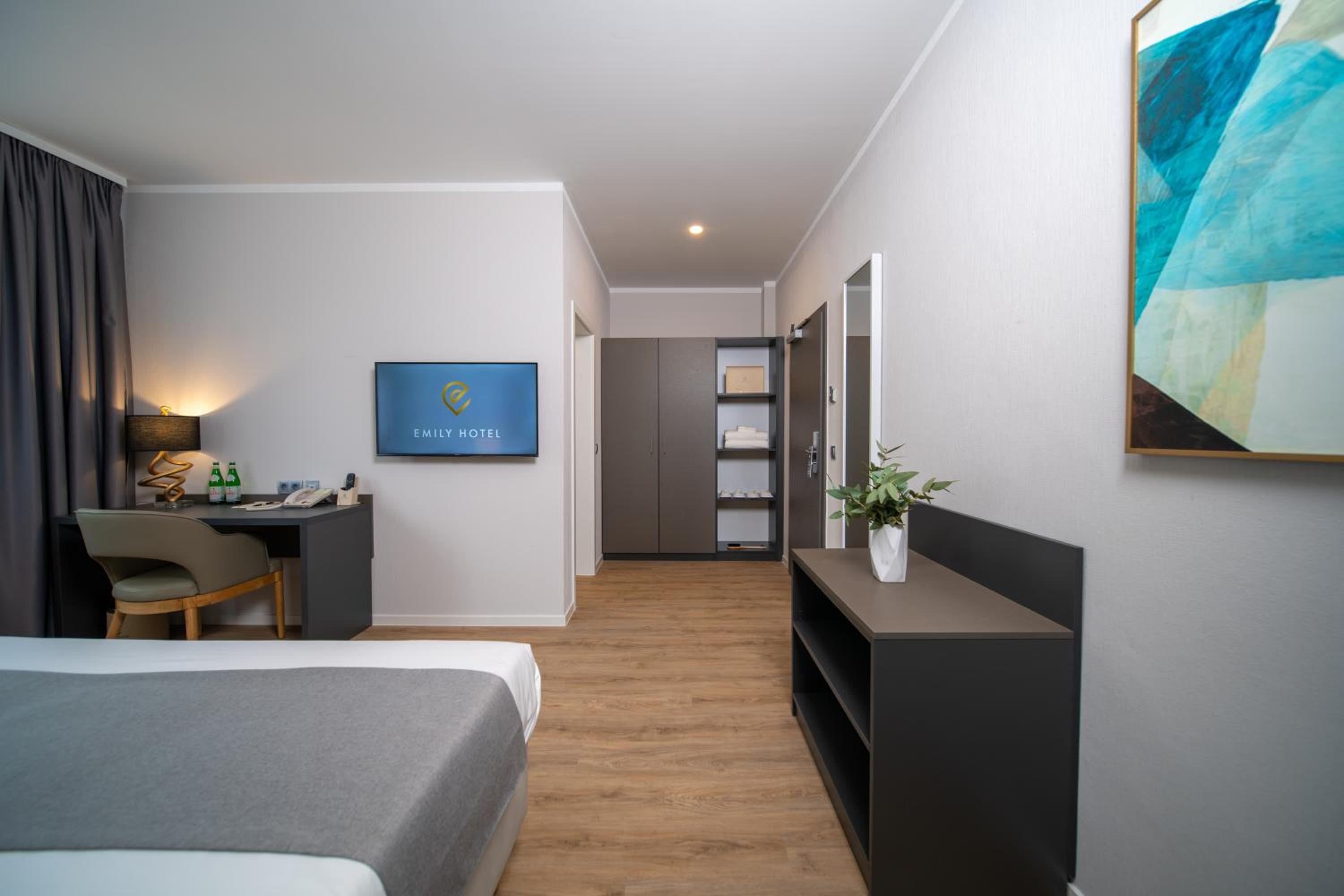Deluxe Double or Twin Room - Photo 7