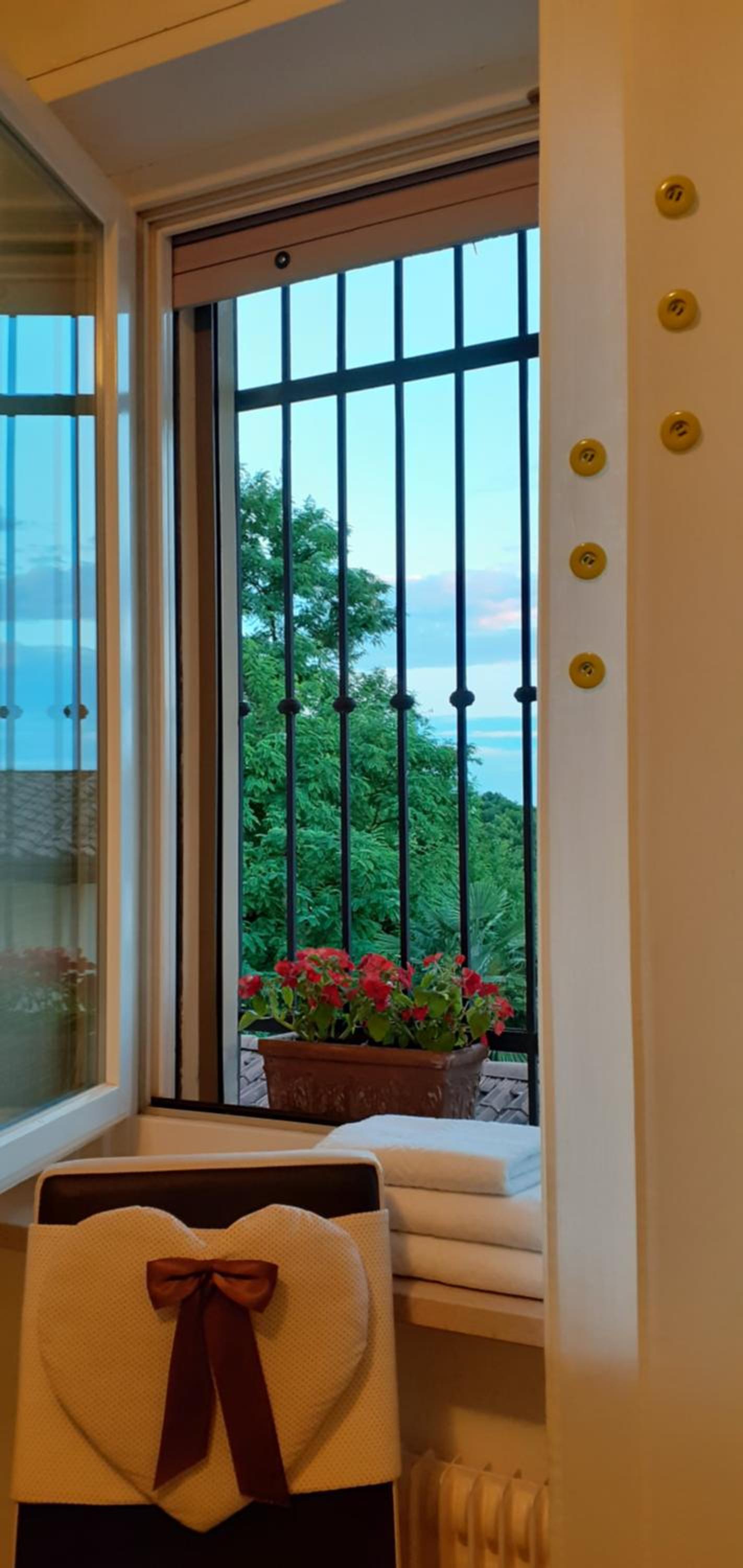 Double Room - Photo 12