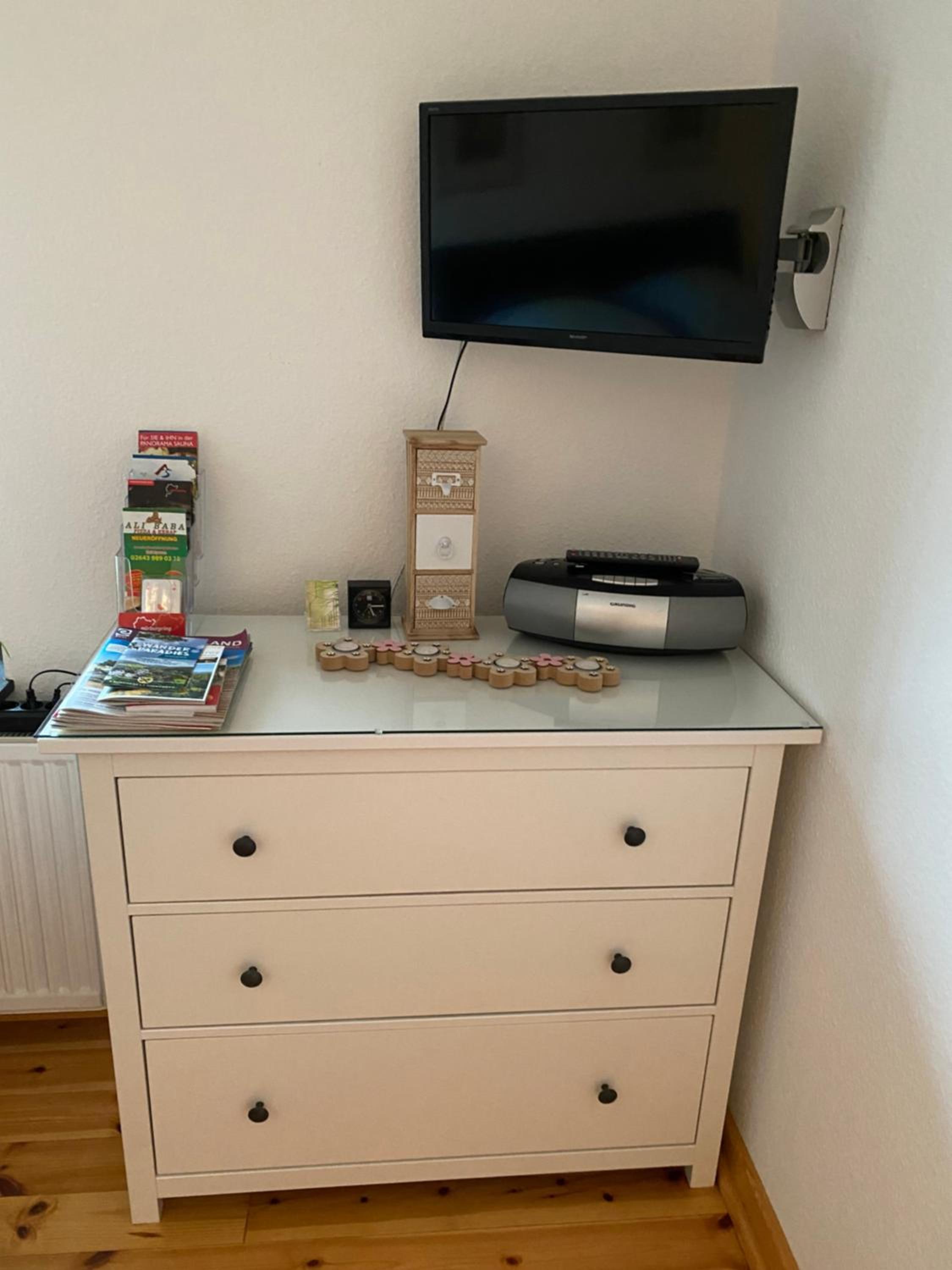 Basic Double Room with Private External Bathroom (without kitchen) photo 1