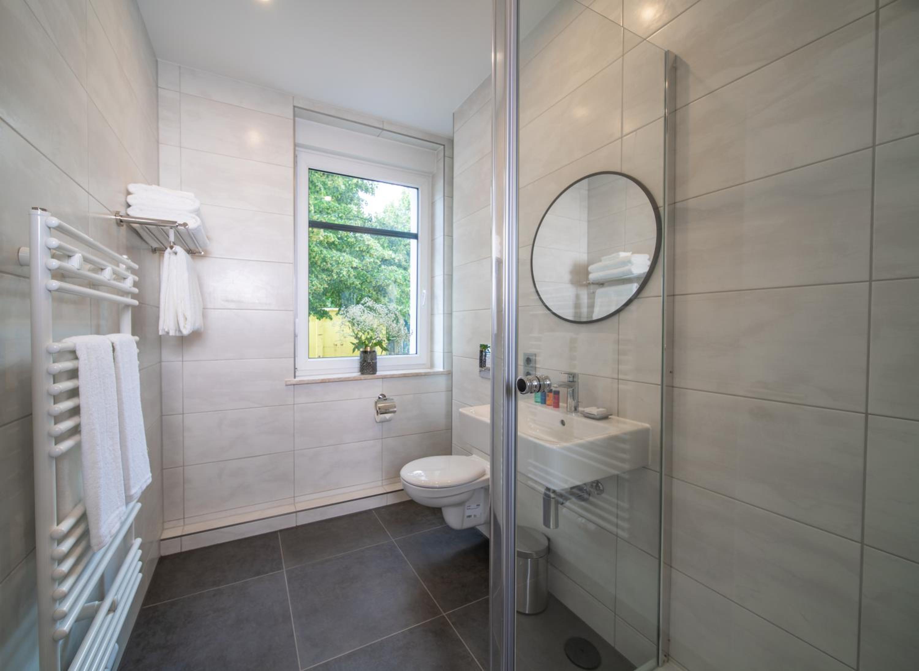 Double or Twin Room - Photo 6